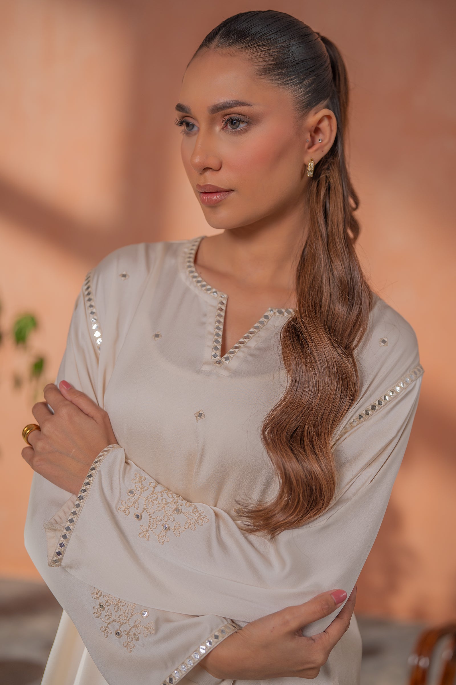 https://cdn.shopify.com/s/files/1/0568/3308/1529/files/E07048-OW0-2.jpg?v=1770963135