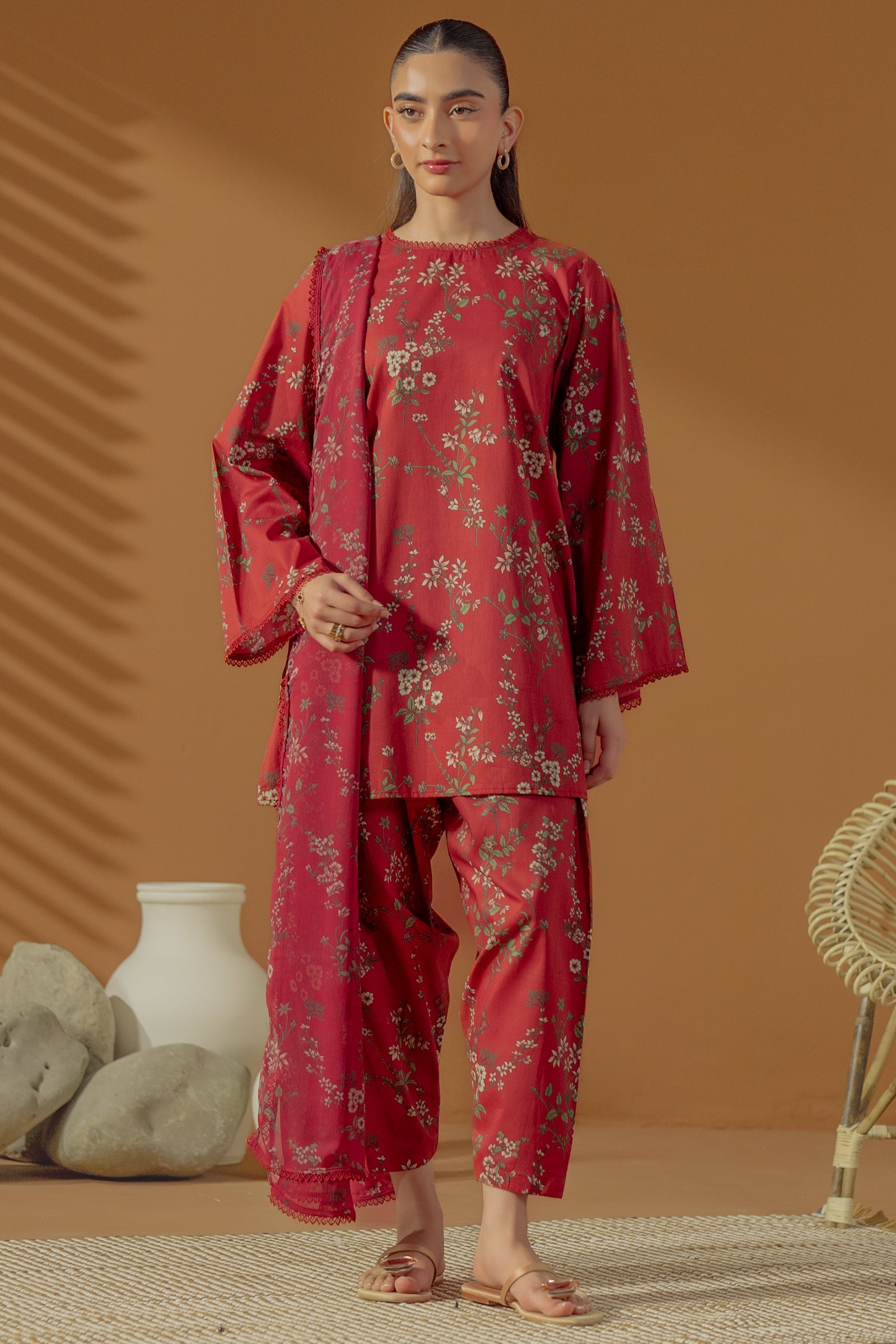 https://cdn.shopify.com/s/files/1/0568/3308/1529/files/E07124-RD0.jpg?v=1777556723