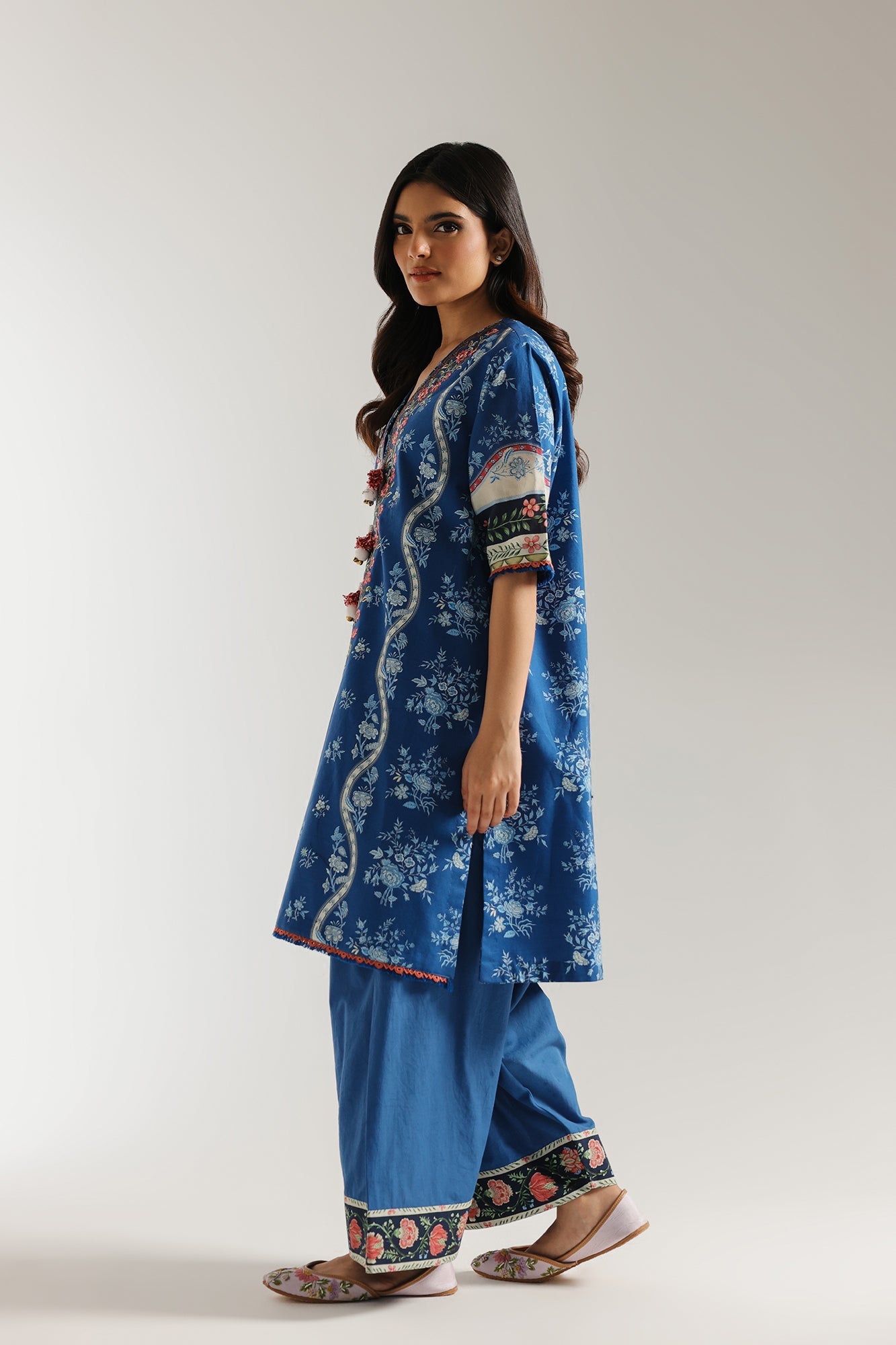 EMBROIDERED SUIT (E0713/203/624)