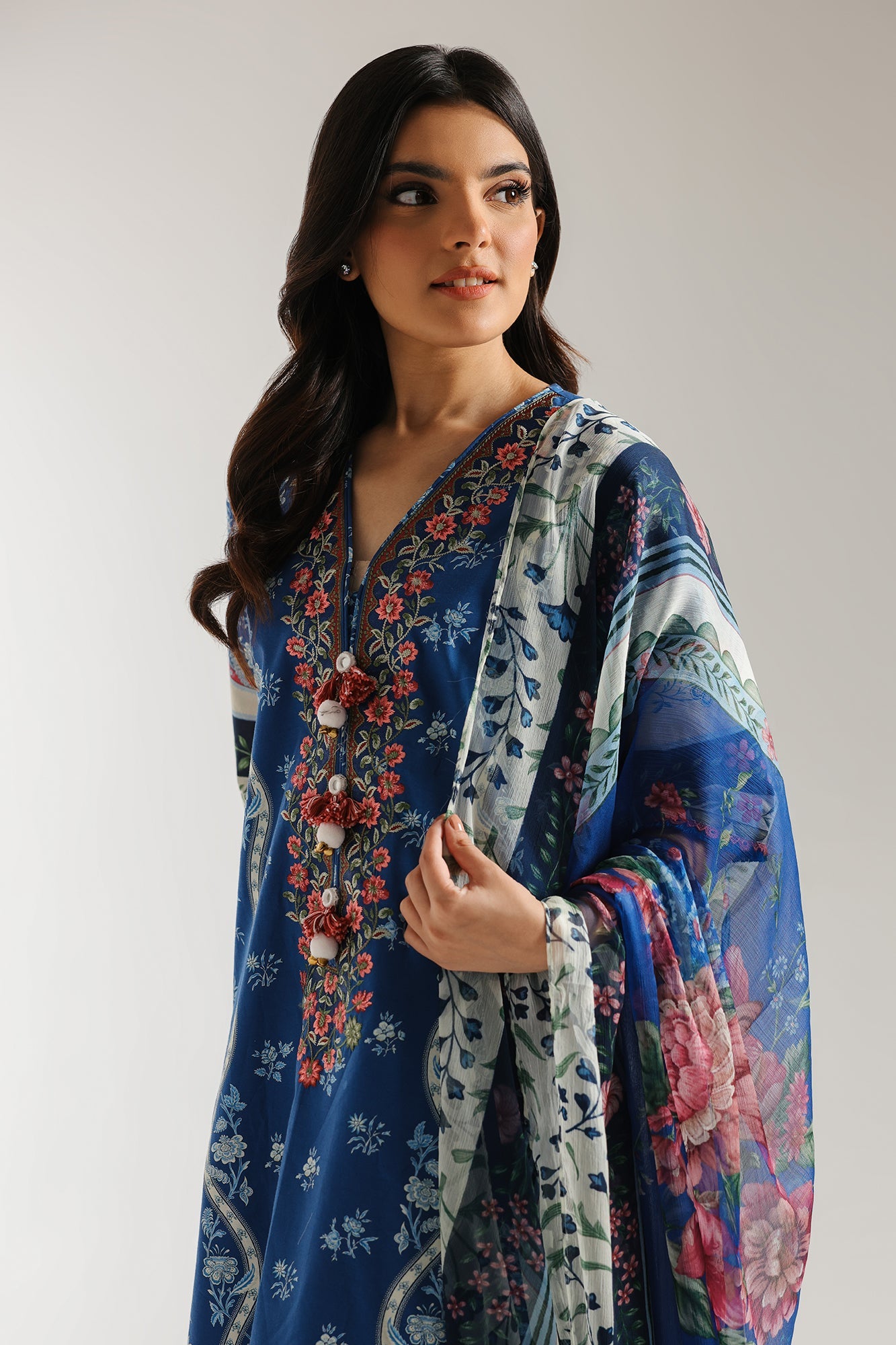 EMBROIDERED SUIT (E0713/203/624)