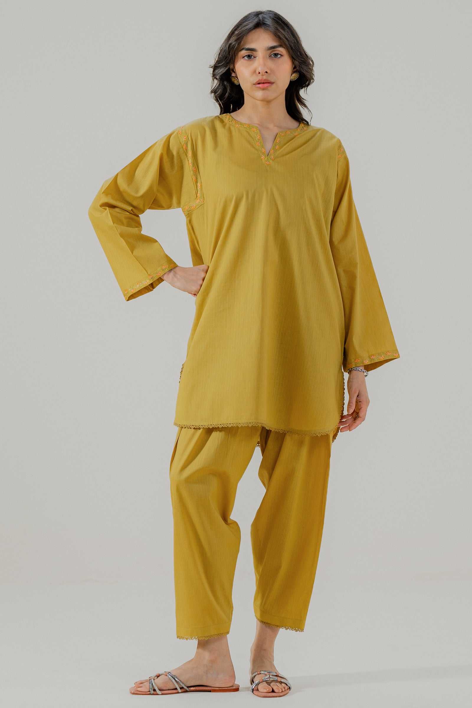 https://cdn.shopify.com/s/files/1/0568/3308/1529/files/E07132-NG0.jpg?v=1780688518
