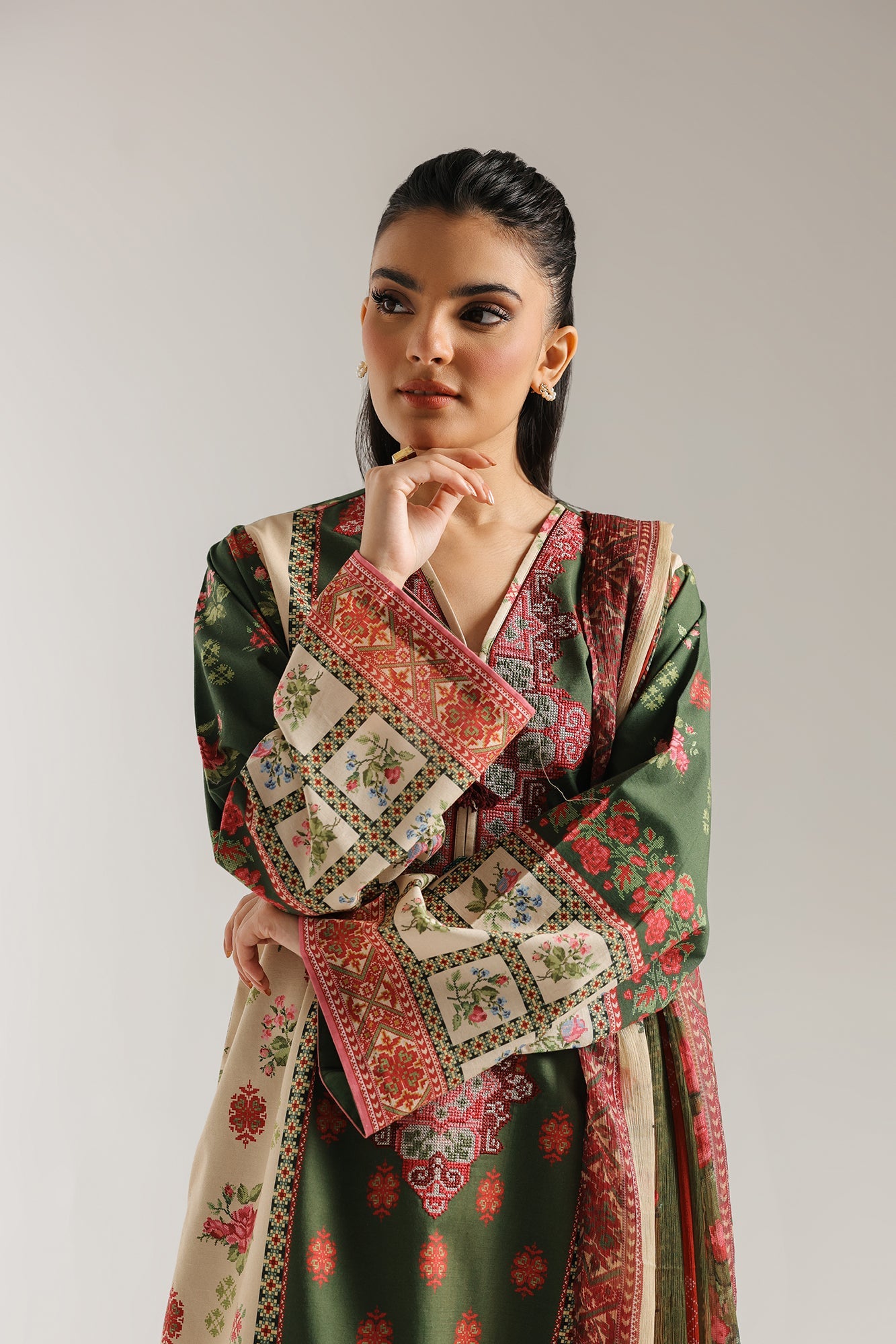 EMBROIDERED SUIT (E0714/203/122)