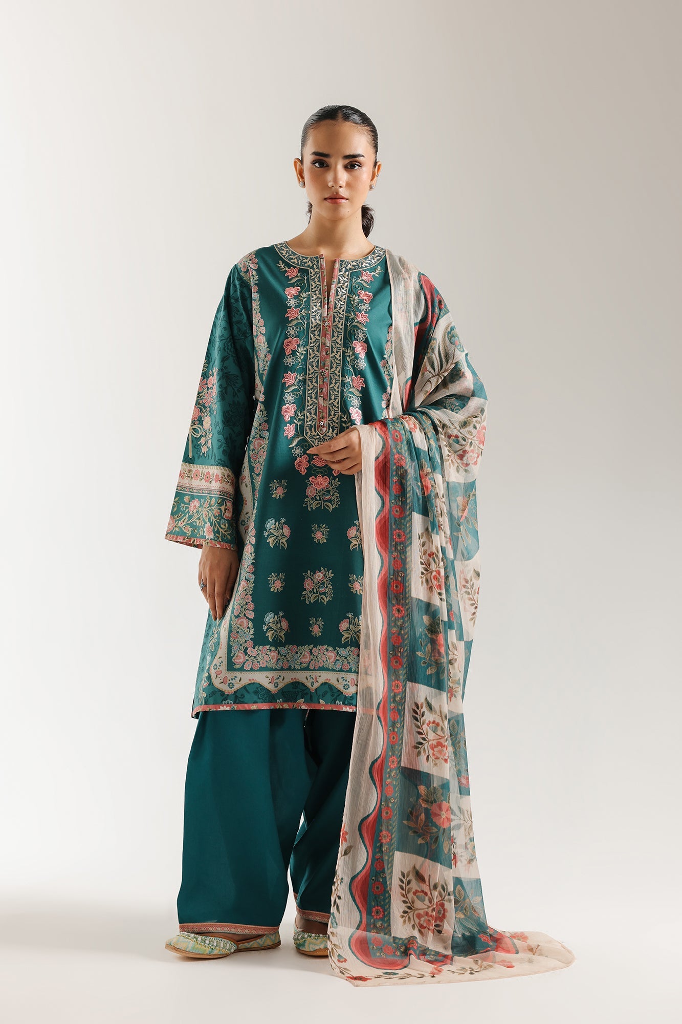 EMBROIDERED SUIT (E0715/203/712)