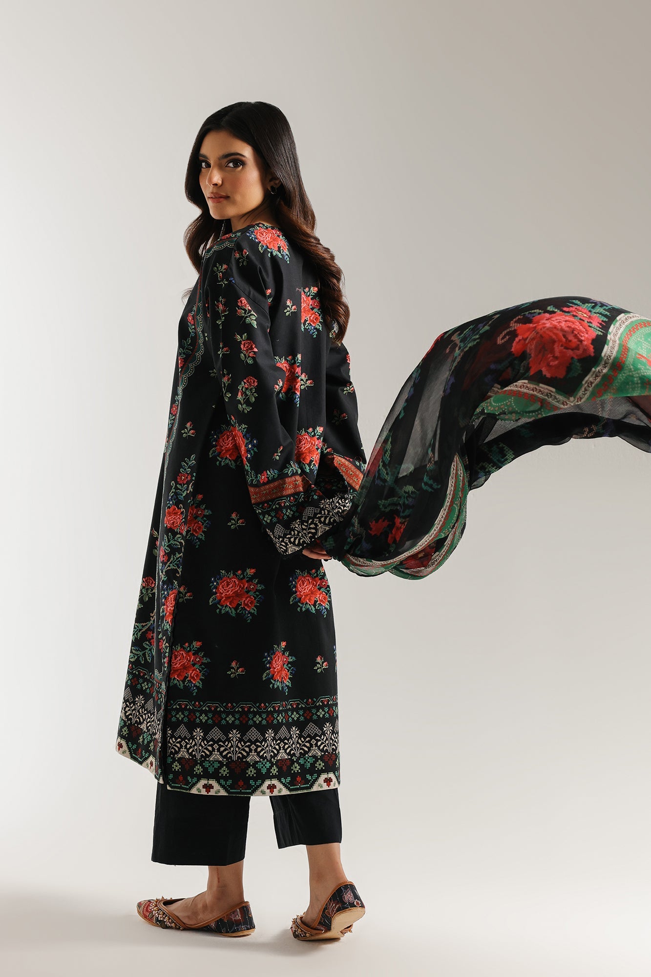 EMBROIDERED SUIT (E0716/203/902)