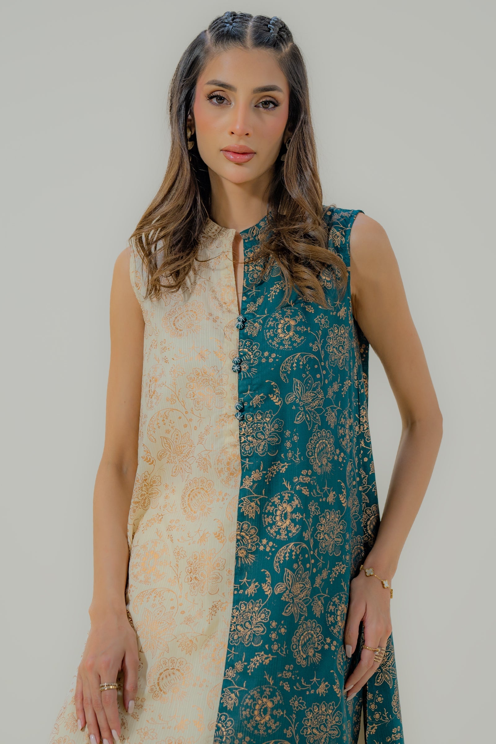 https://cdn.shopify.com/s/files/1/0568/3308/1529/files/E07167-DG2-3.jpg?v=1781337467