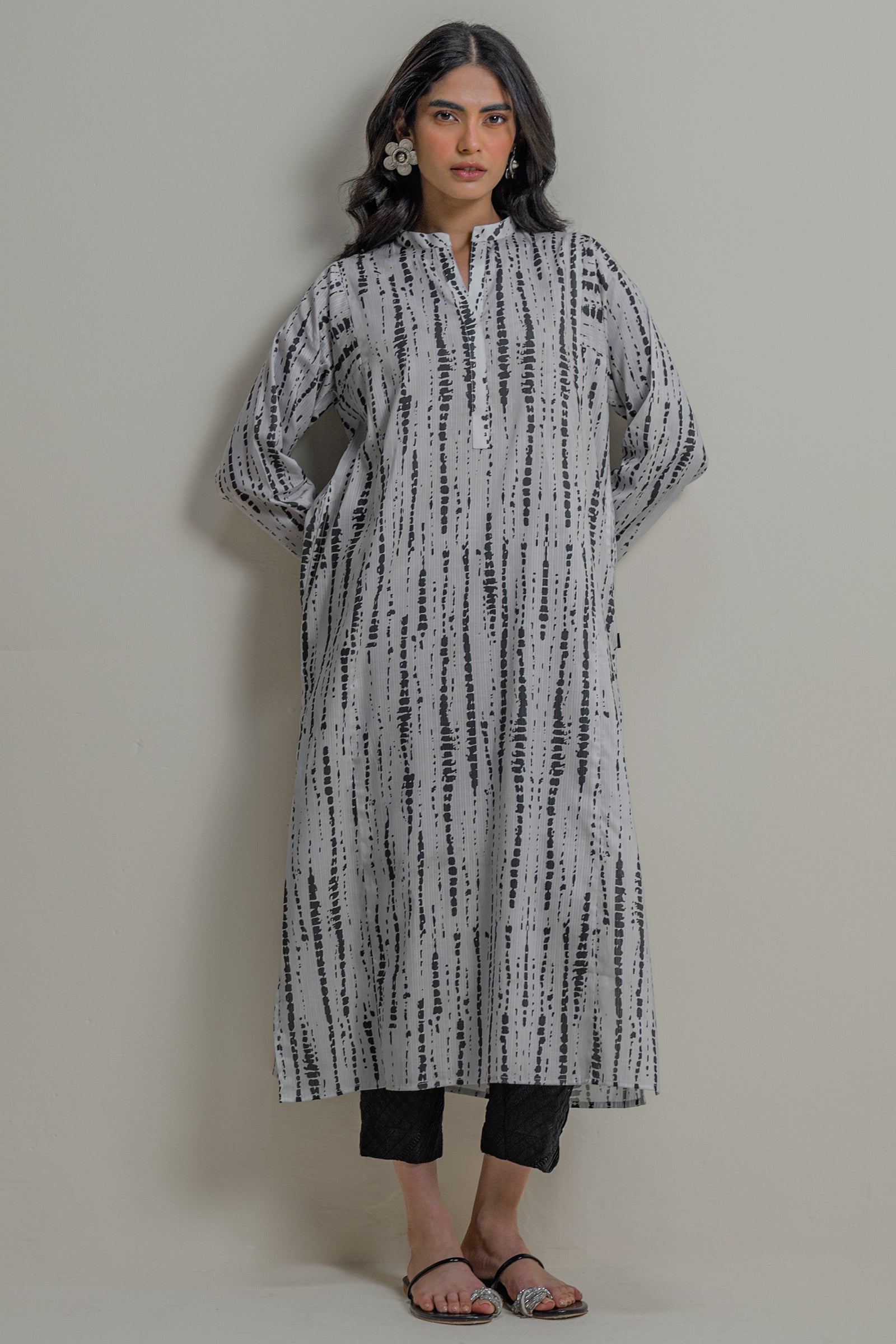 https://cdn.shopify.com/s/files/1/0568/3308/1529/files/E07191-WHT-3.jpg?v=1780658814