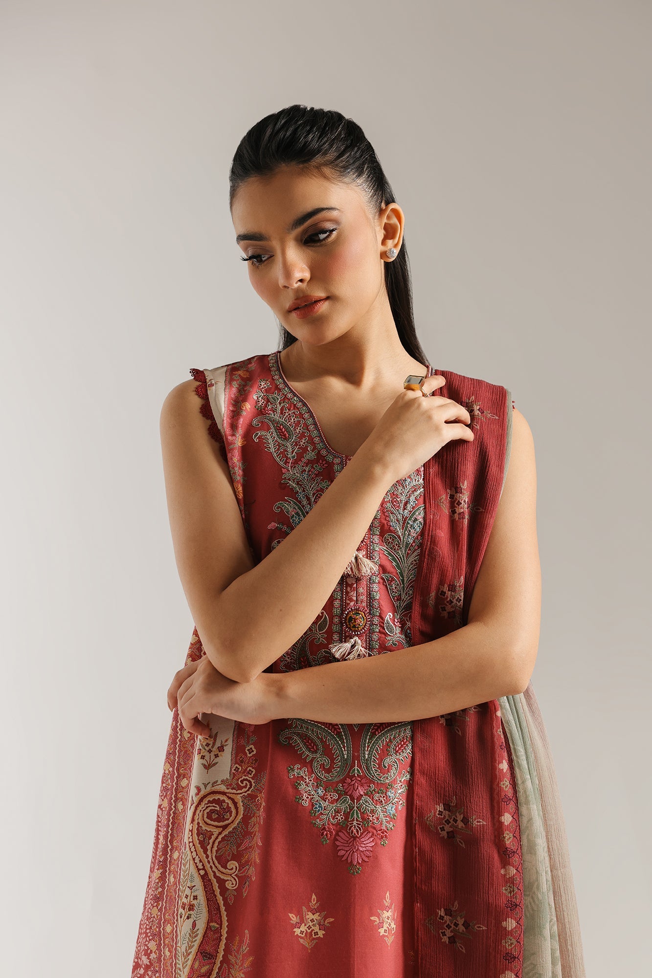 EMBROIDERED SUIT (E0721/203/311)