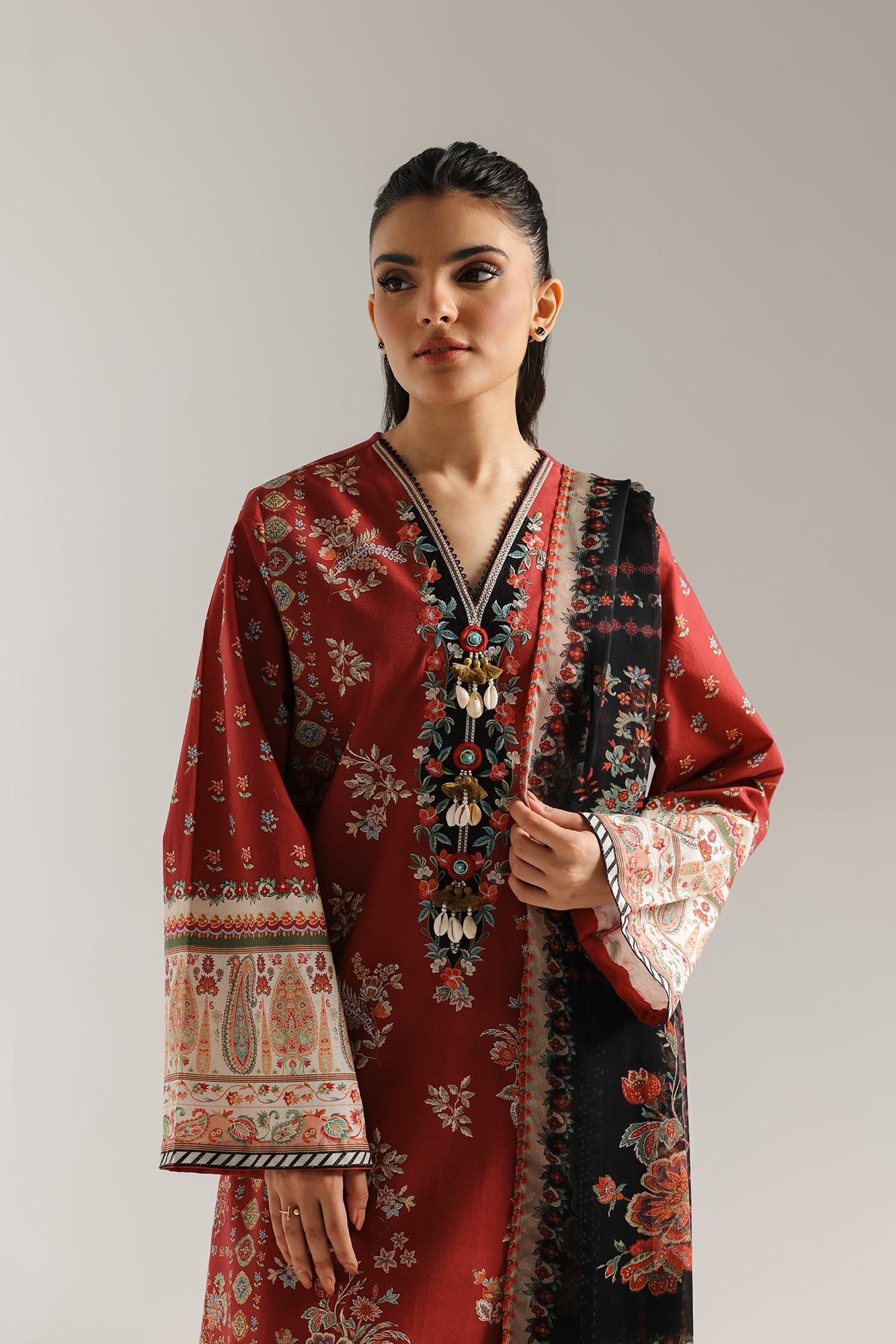 EMBROIDERED SUIT (E0724/203/416)