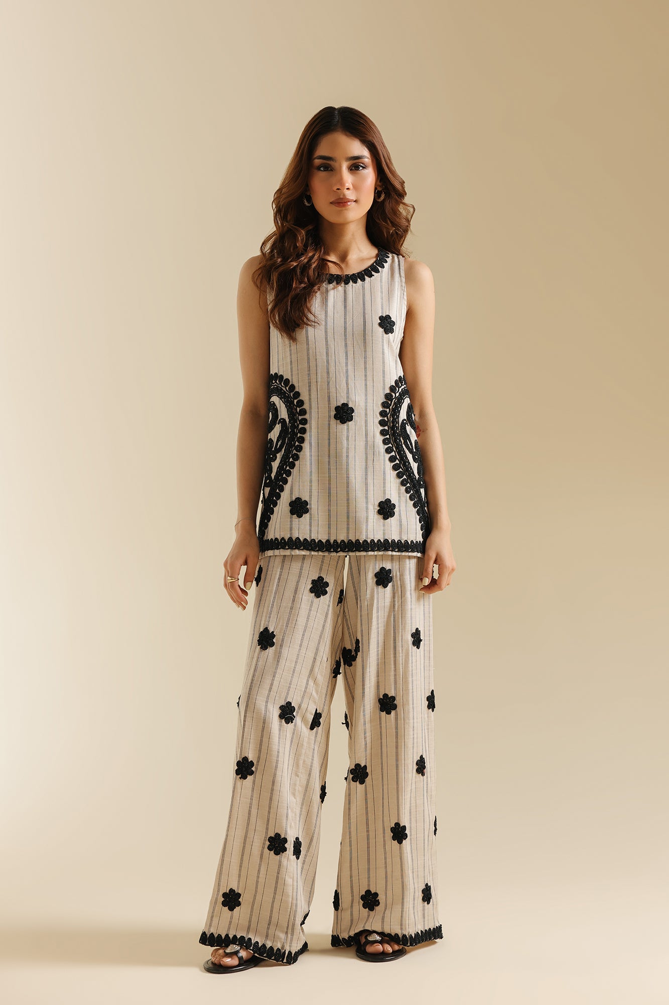 EMBROIDERED SUIT (E0726/119/002)