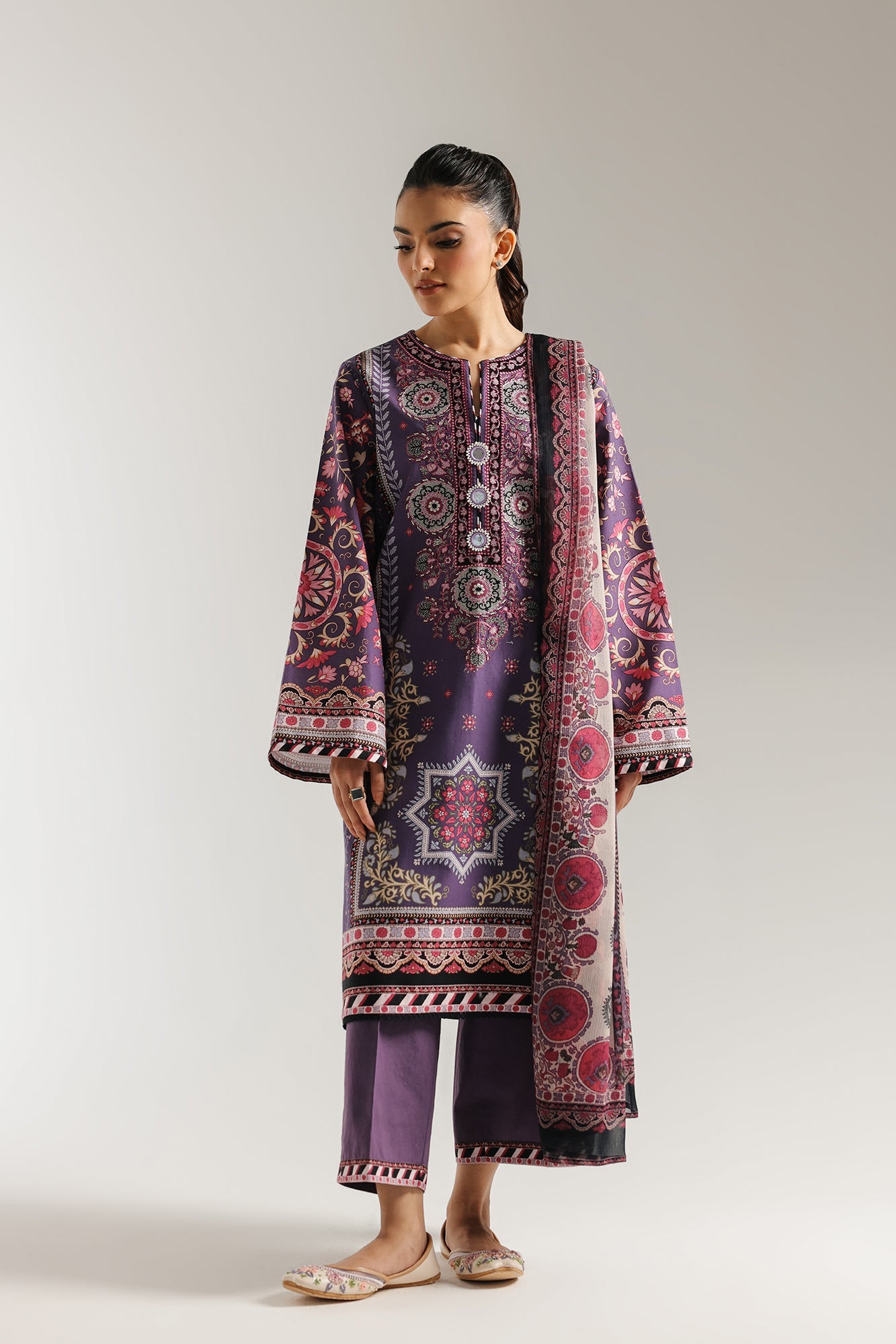 EMBROIDERED SUIT (E0729/203/509)