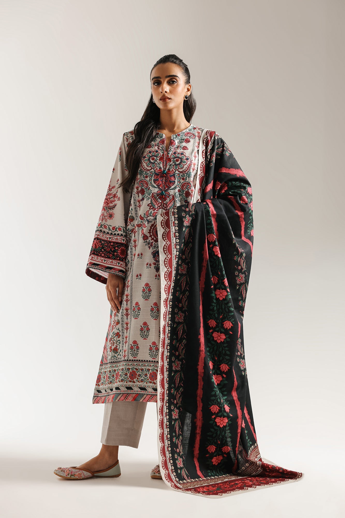 EMBROIDERED SUIT (E0735/203/006)