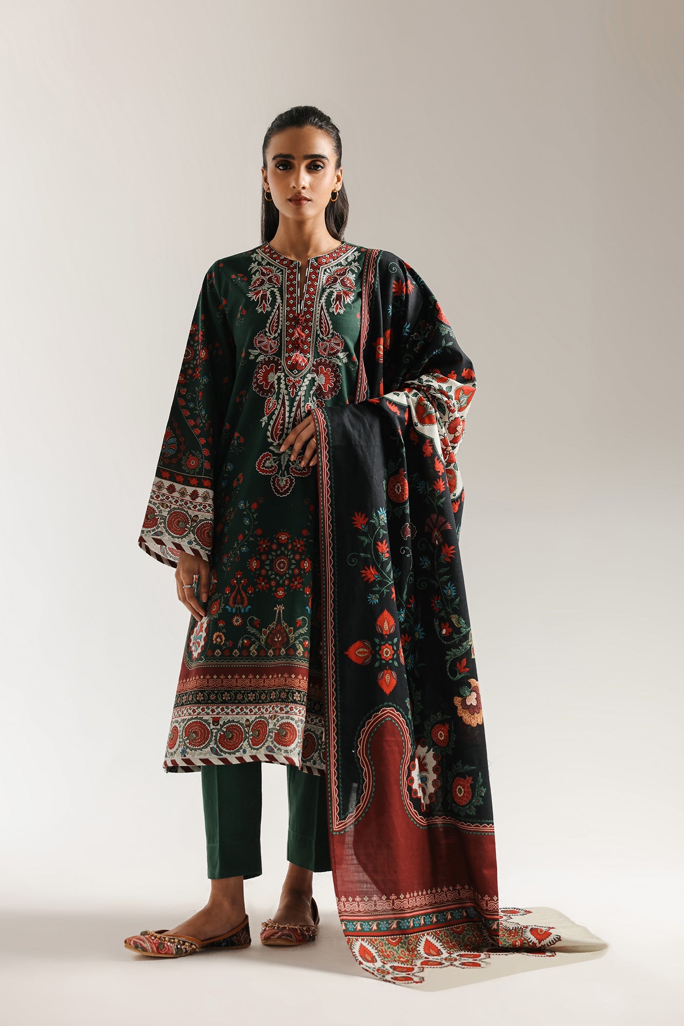 EMBROIDERED SUIT (E0736/203/707)