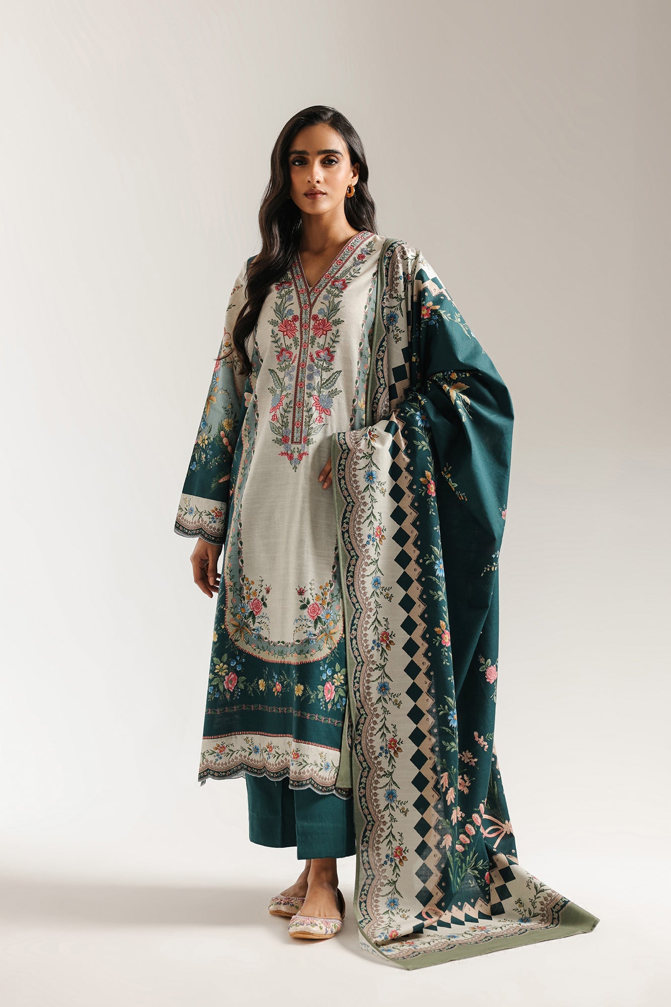 EMBROIDERED SUIT (E0745/203/711)