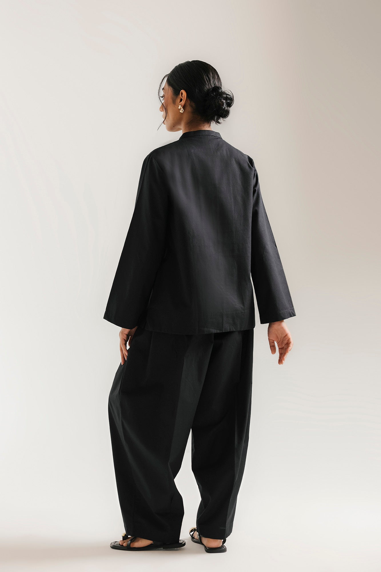 https://cdn.shopify.com/s/files/1/2290/7917/files/E0760-116-901_3.jpg?v=1781676415
