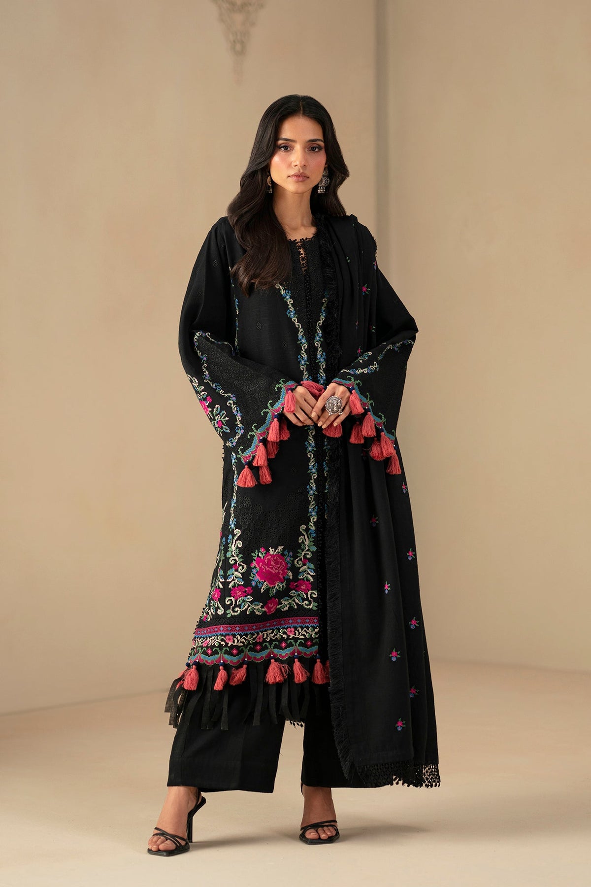 EMBROIDERED SUIT (E0787/203/902)