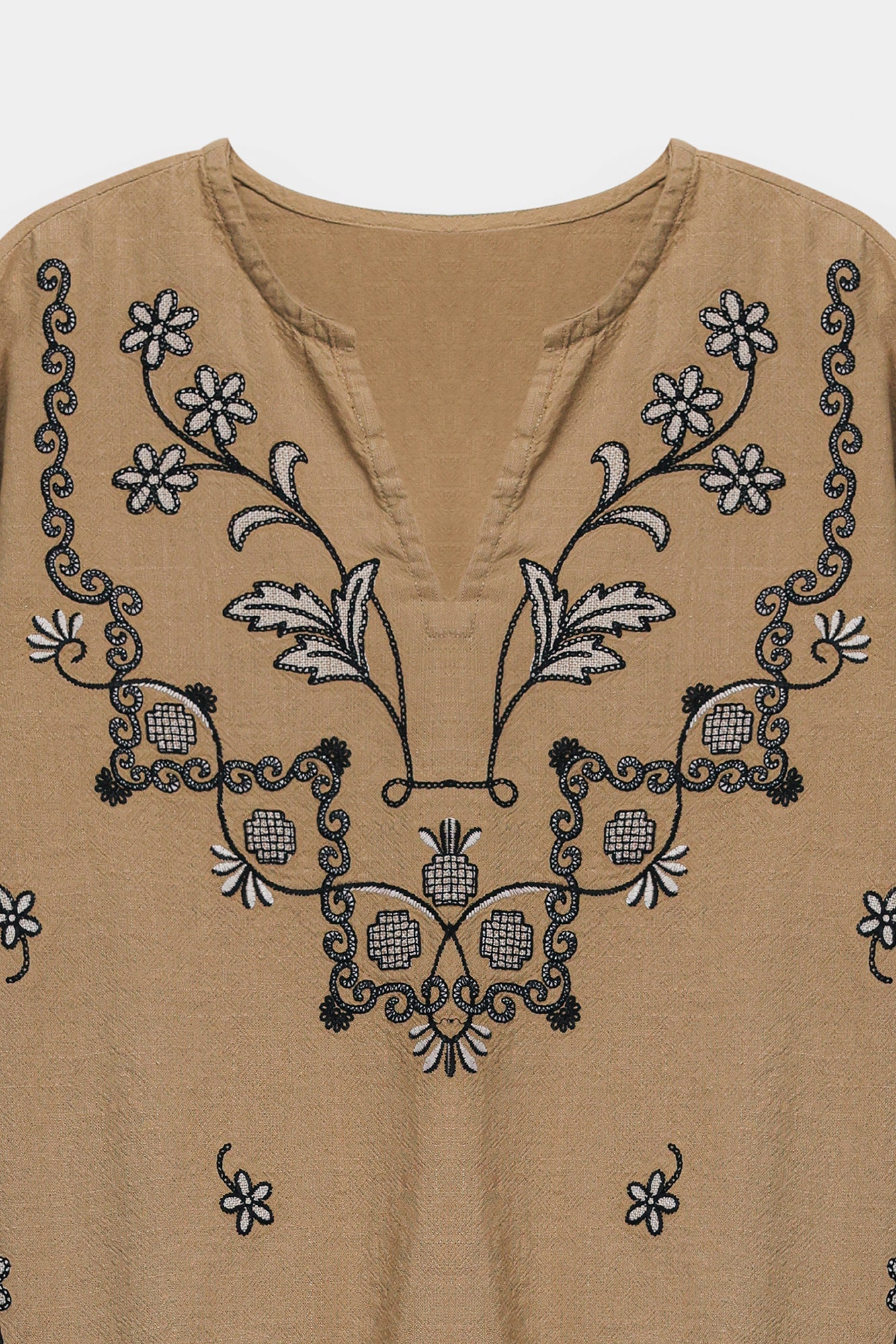 EMBROIDERED SUIT (E0792/106/806)