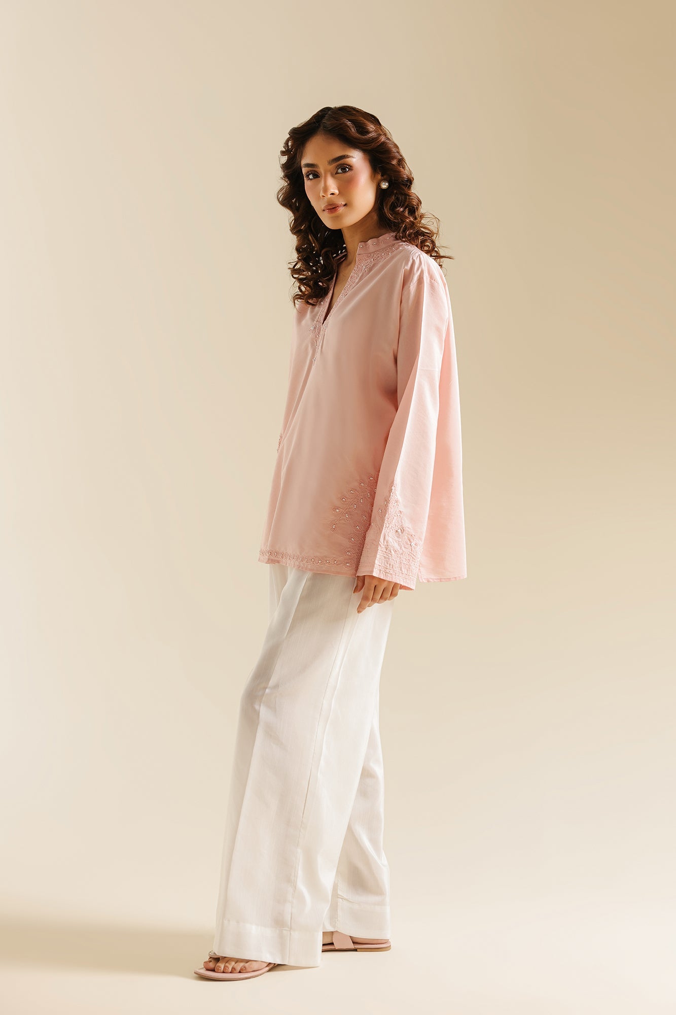 EMBROIDERED TOP (E0798/119/328)