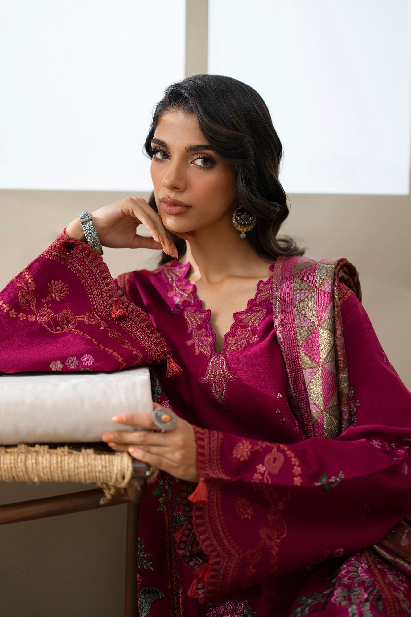 EMBROIDERED SUIT (E0803/203/402)