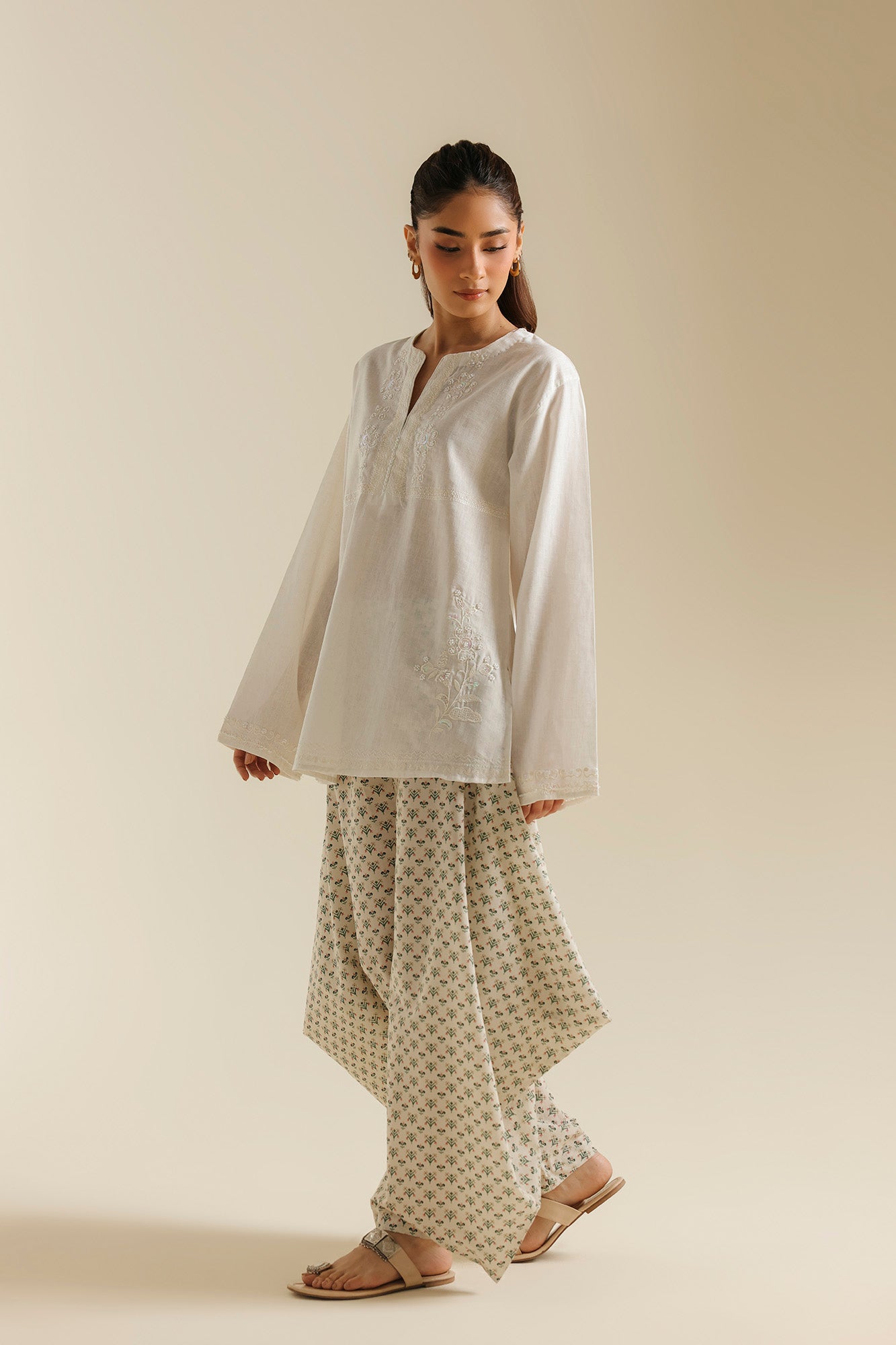 EMBROIDERED TOP (E0808/119/002)