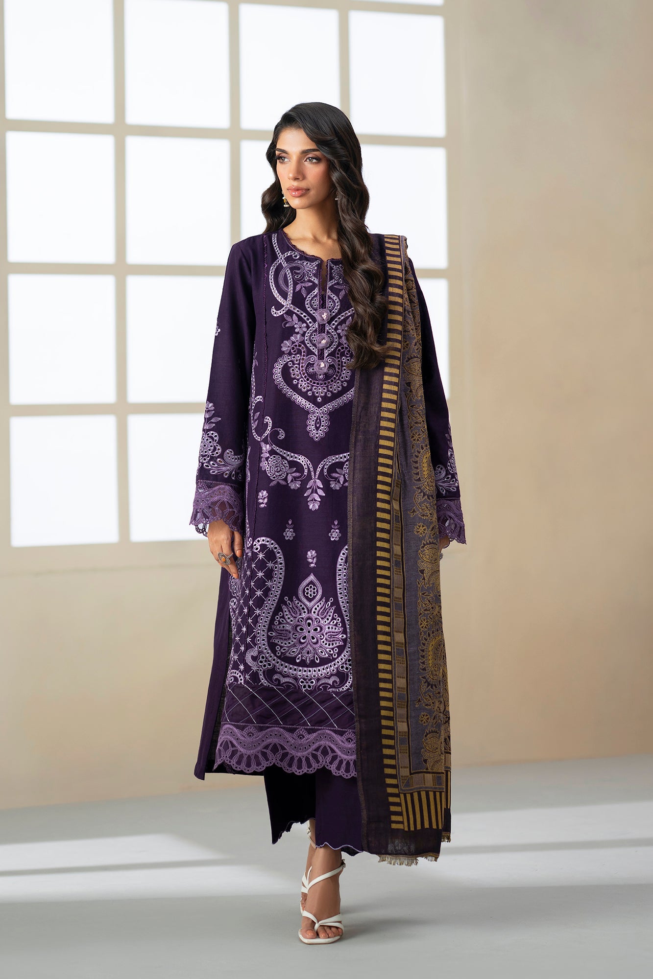 EMBROIDERED SUIT (E0808/203/502)