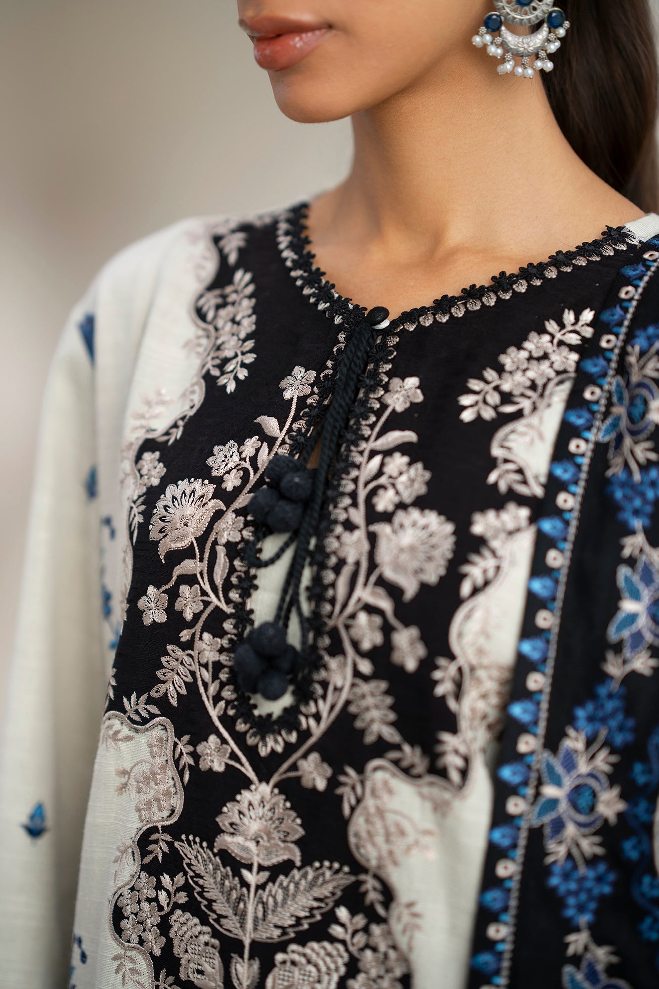 EMBROIDERED SUIT (E0814/203/817)