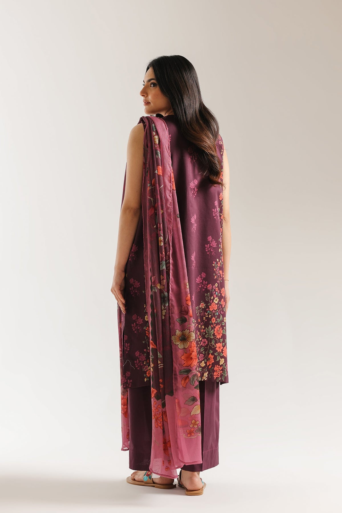 EMBROIDERED SUIT (E0823/203/520)