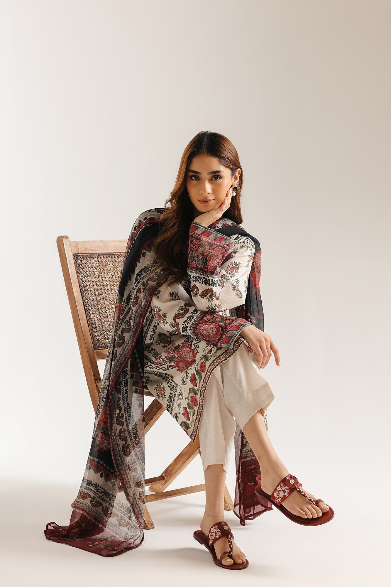 EMBROIDERED SUIT (E0831/203/006)