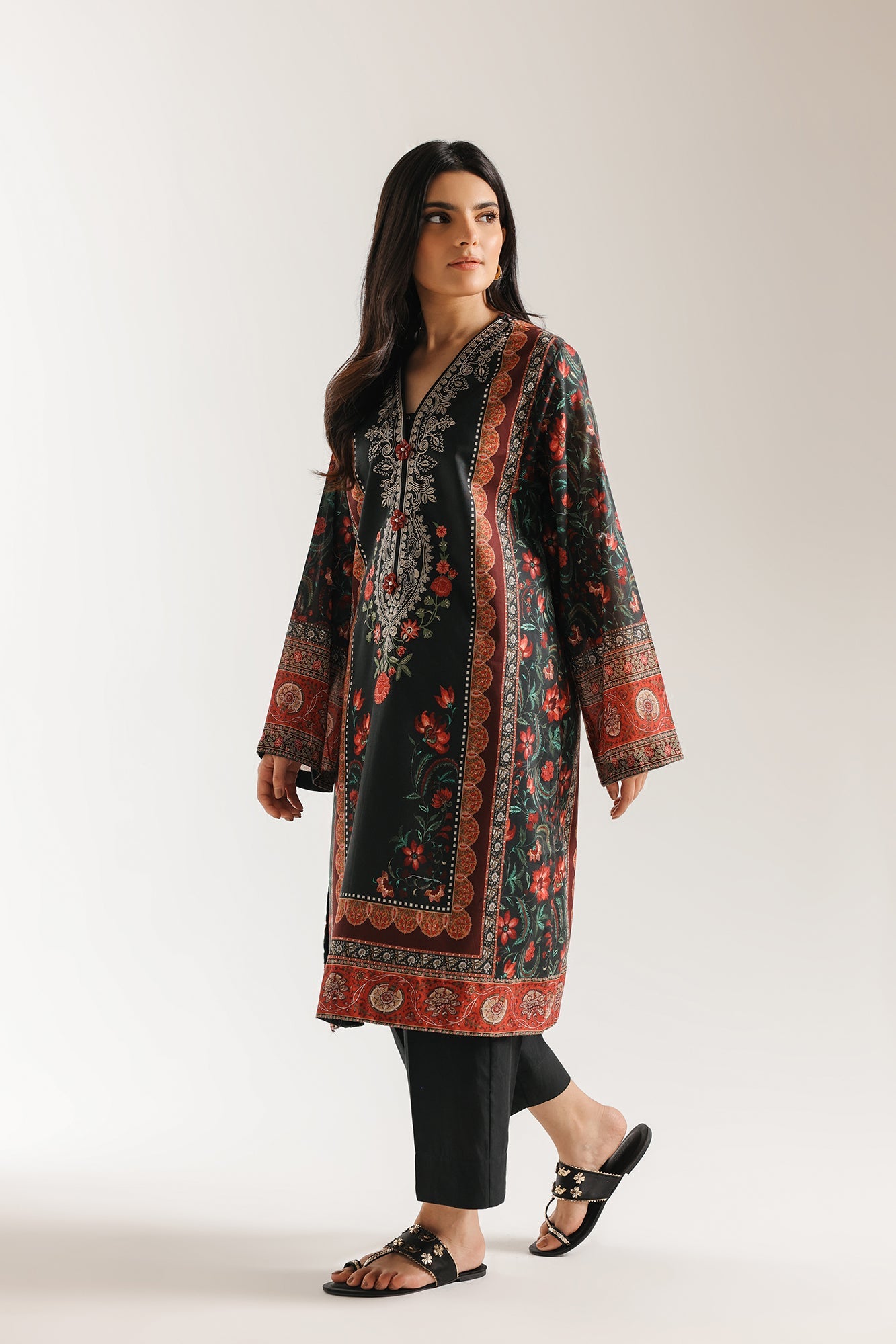 EMBROIDERED SUIT (E0835/203/902)