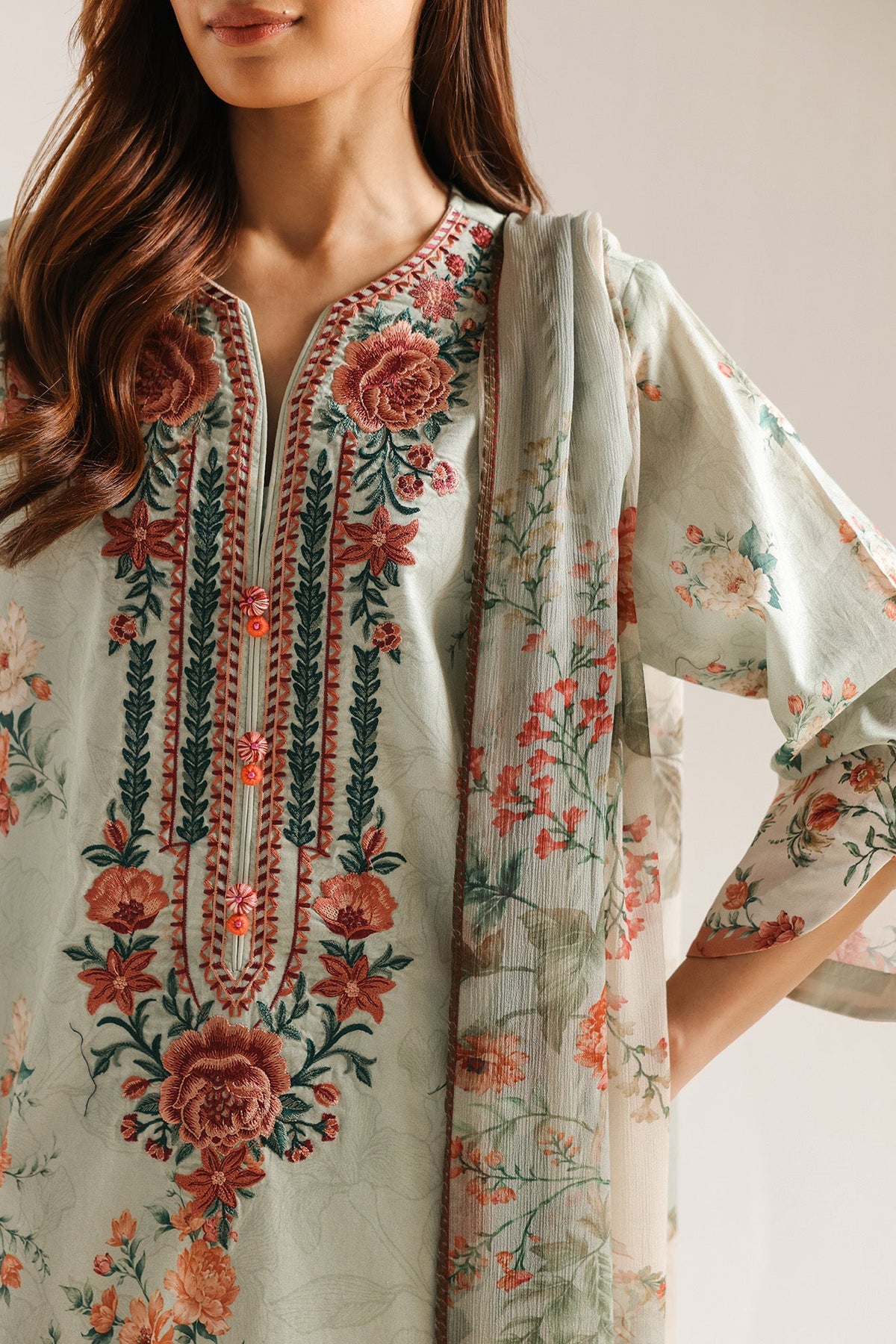 EMBROIDERED SUIT (E0836/203/721)