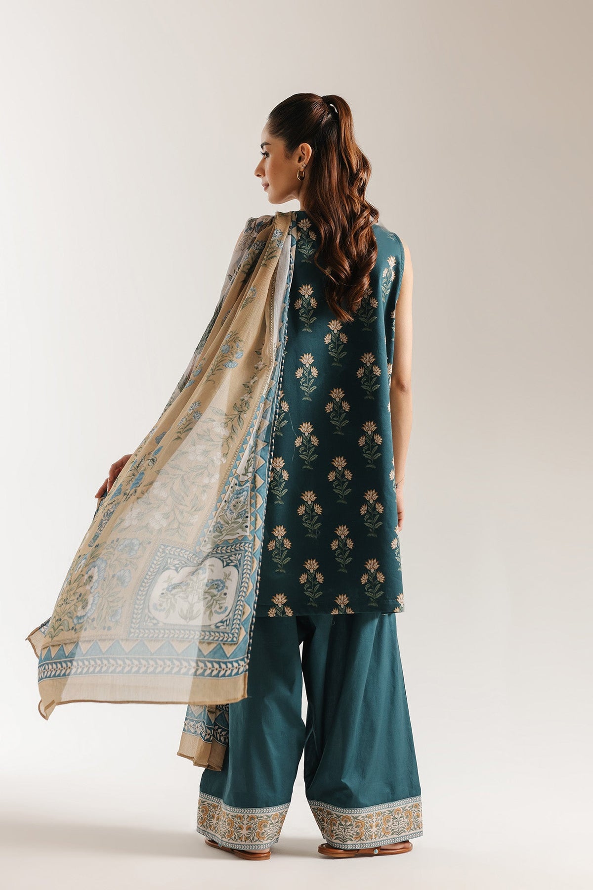 EMBROIDERED SUIT (E0839/203/602)