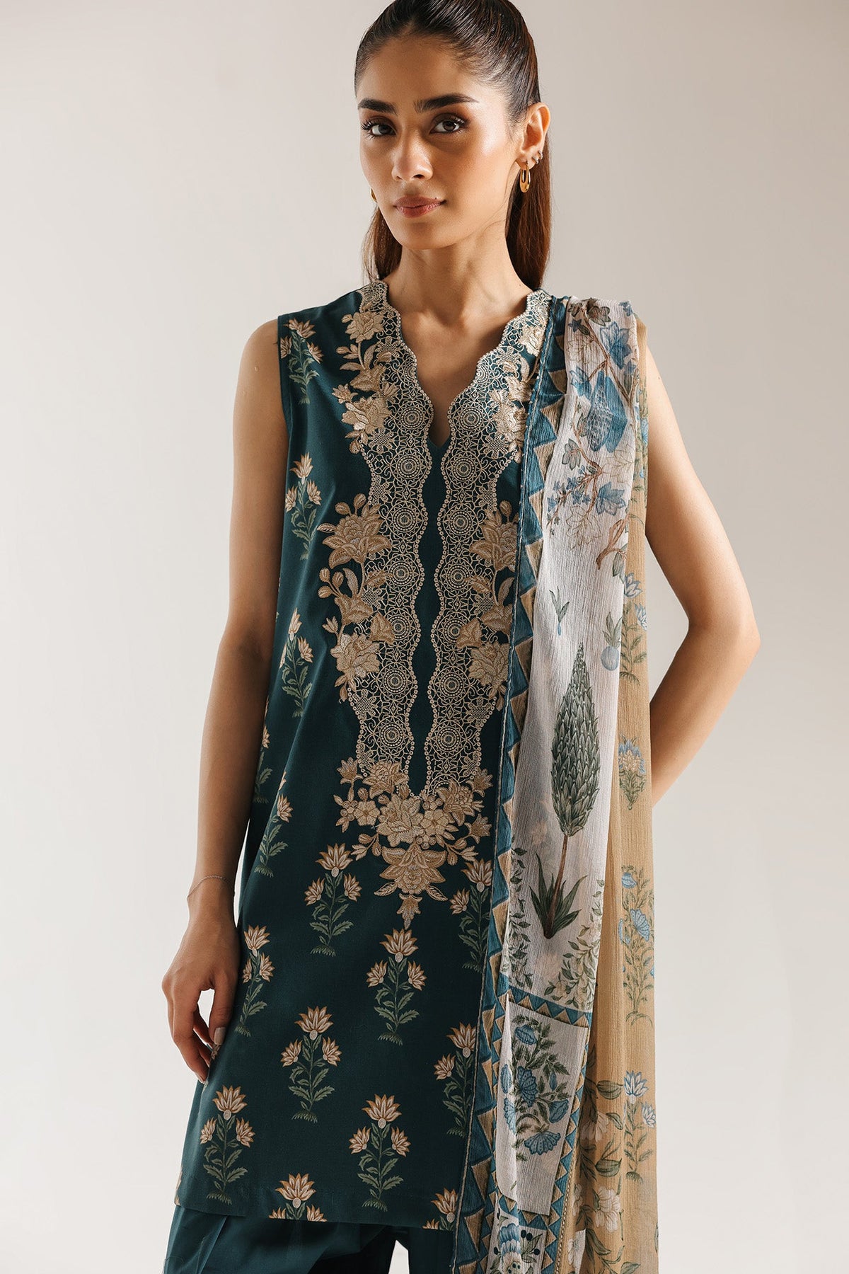 EMBROIDERED SUIT (E0839/203/602)