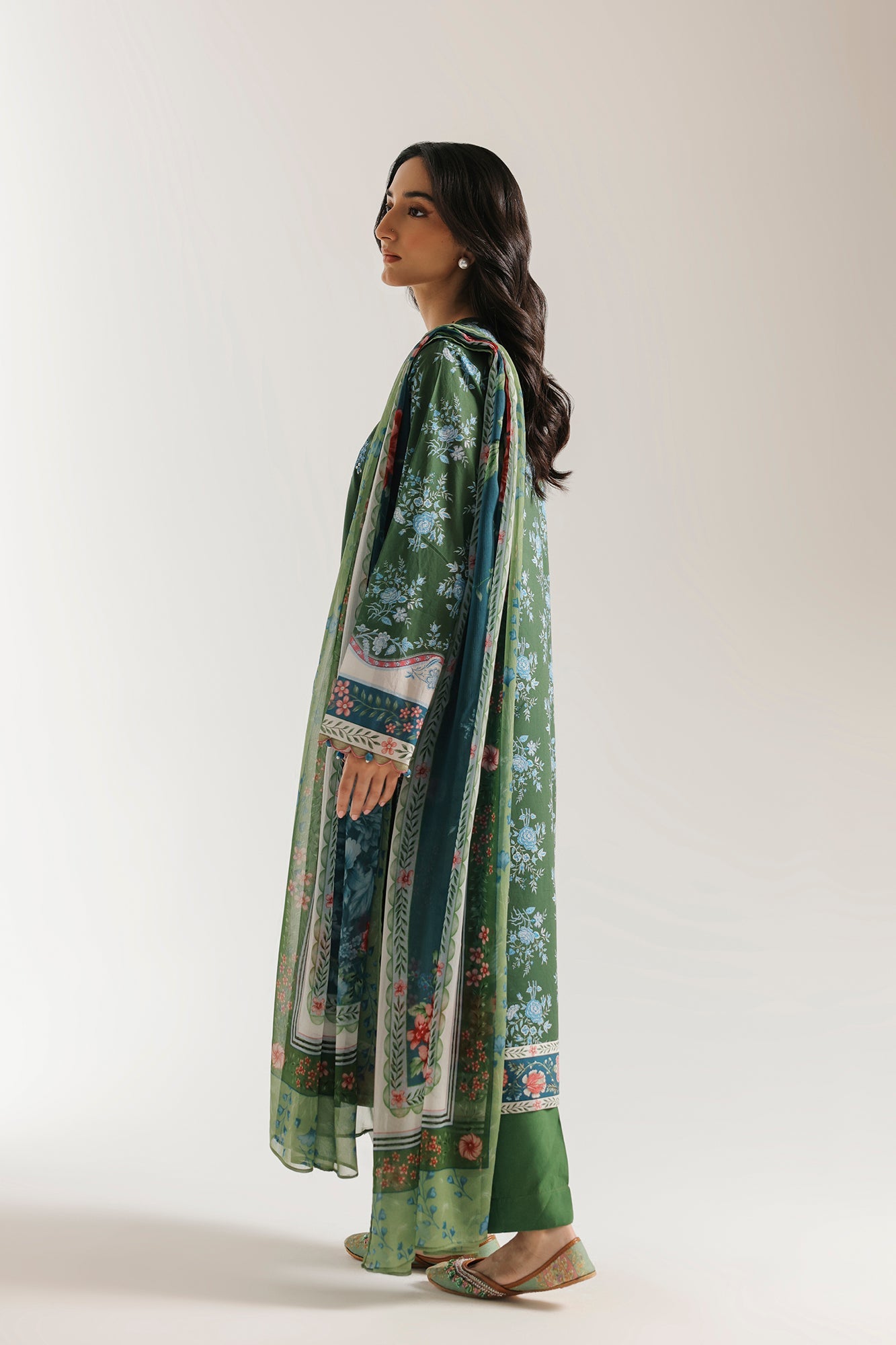 EMBROIDERED SUIT (E0841/203/708)