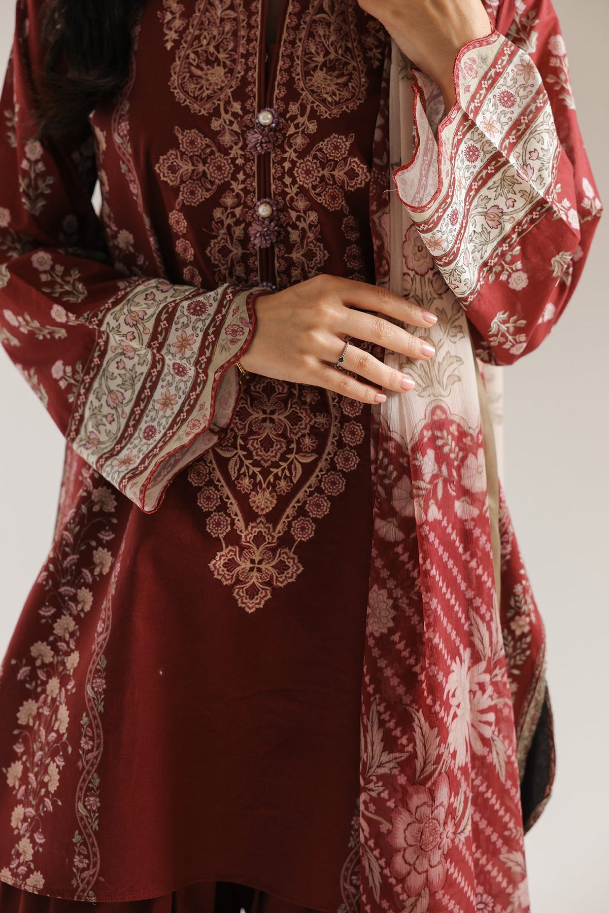 EMBROIDERED SUIT (E0843/203/403)