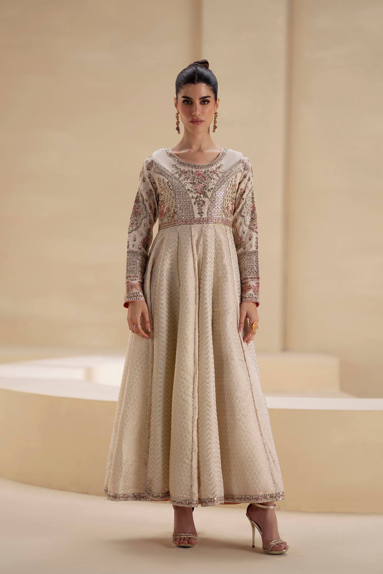 EMBROIDERED DRESS (E0846/104/002)