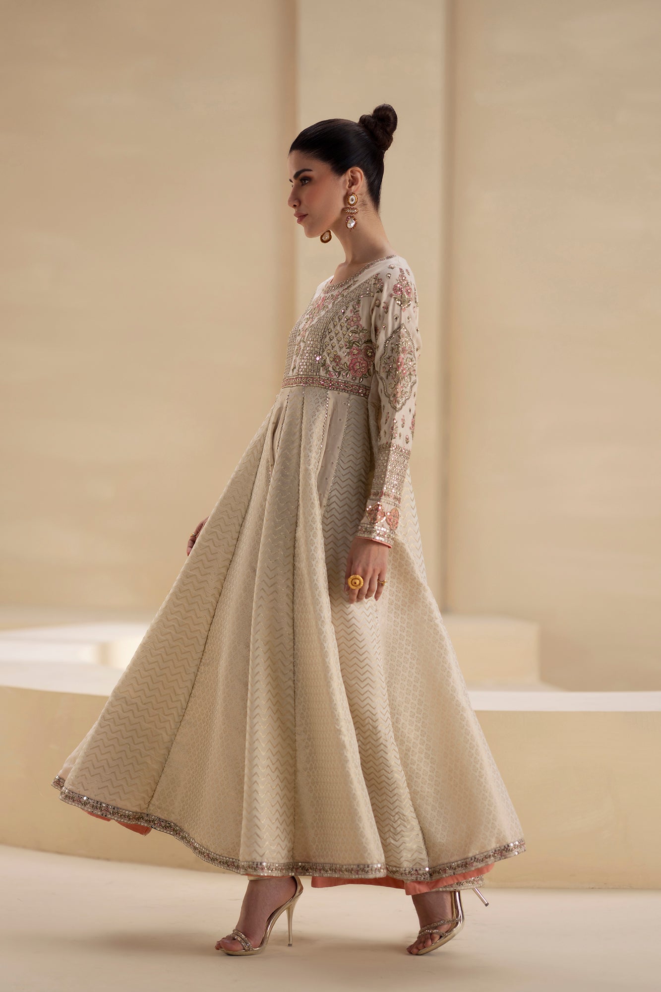 EMBROIDERED DRESS (E0846/104/002)