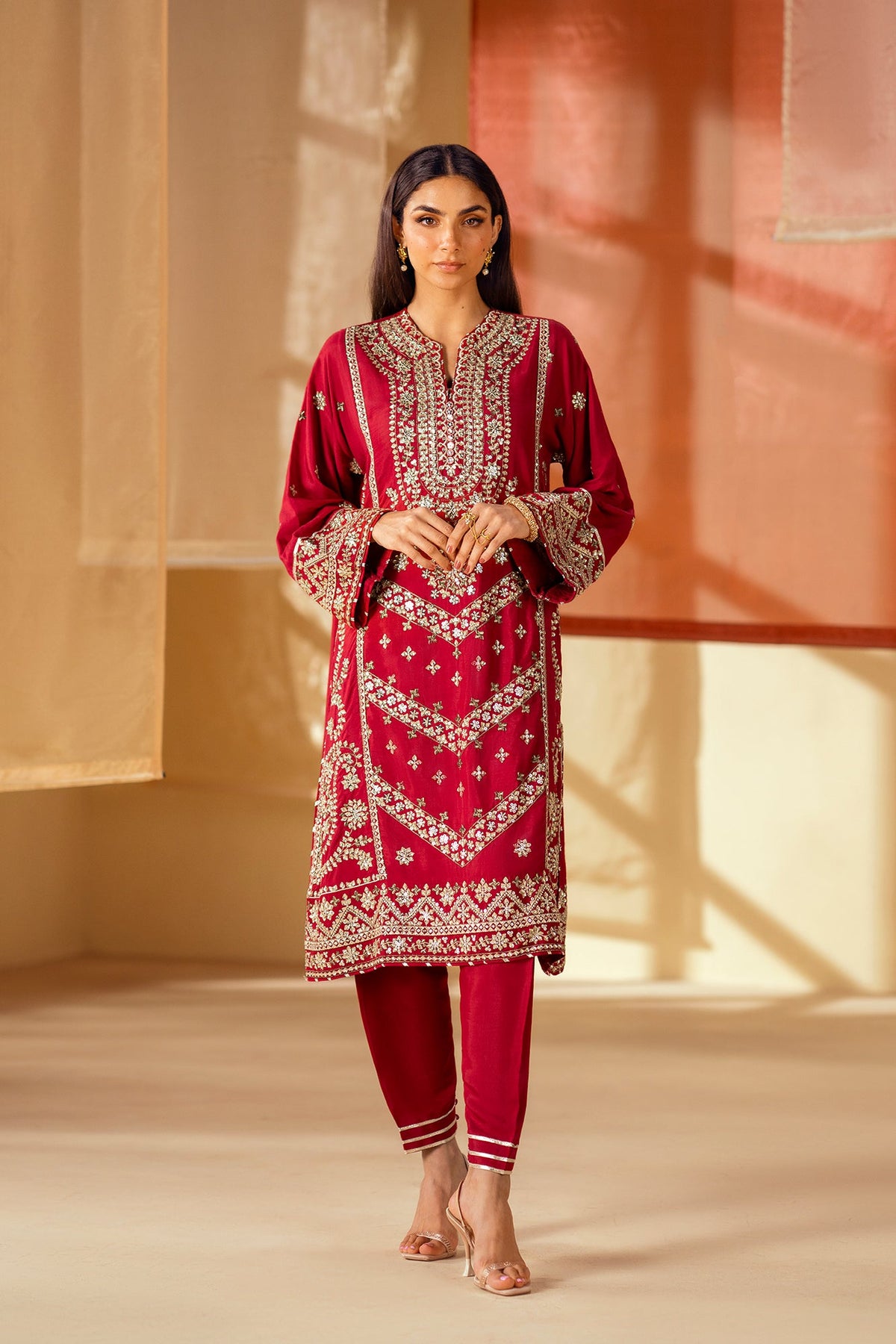 EMBROIDERED SUIT (E0850/104/308)
