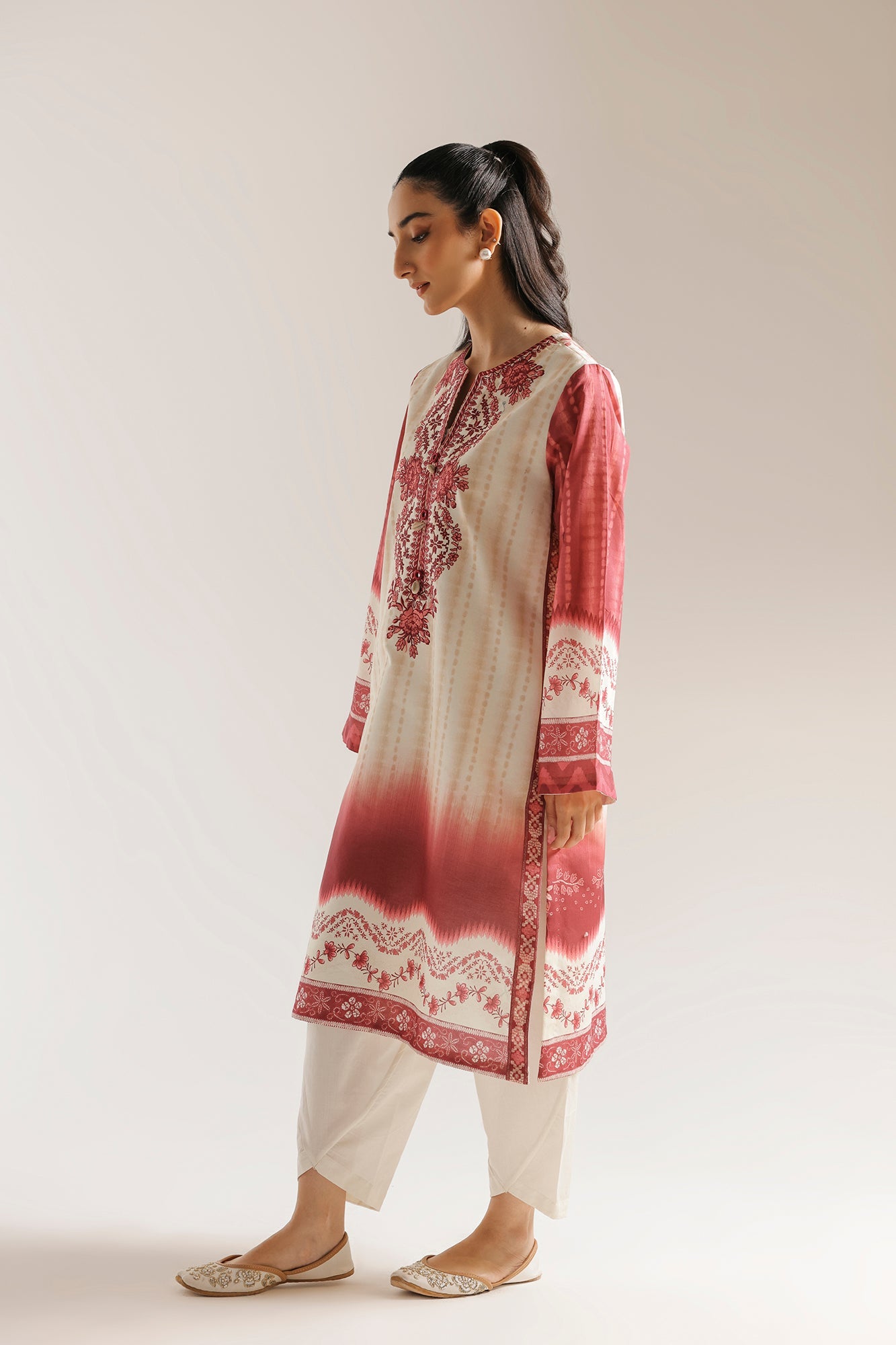 EMBROIDERED SUIT (E0851/203/403)