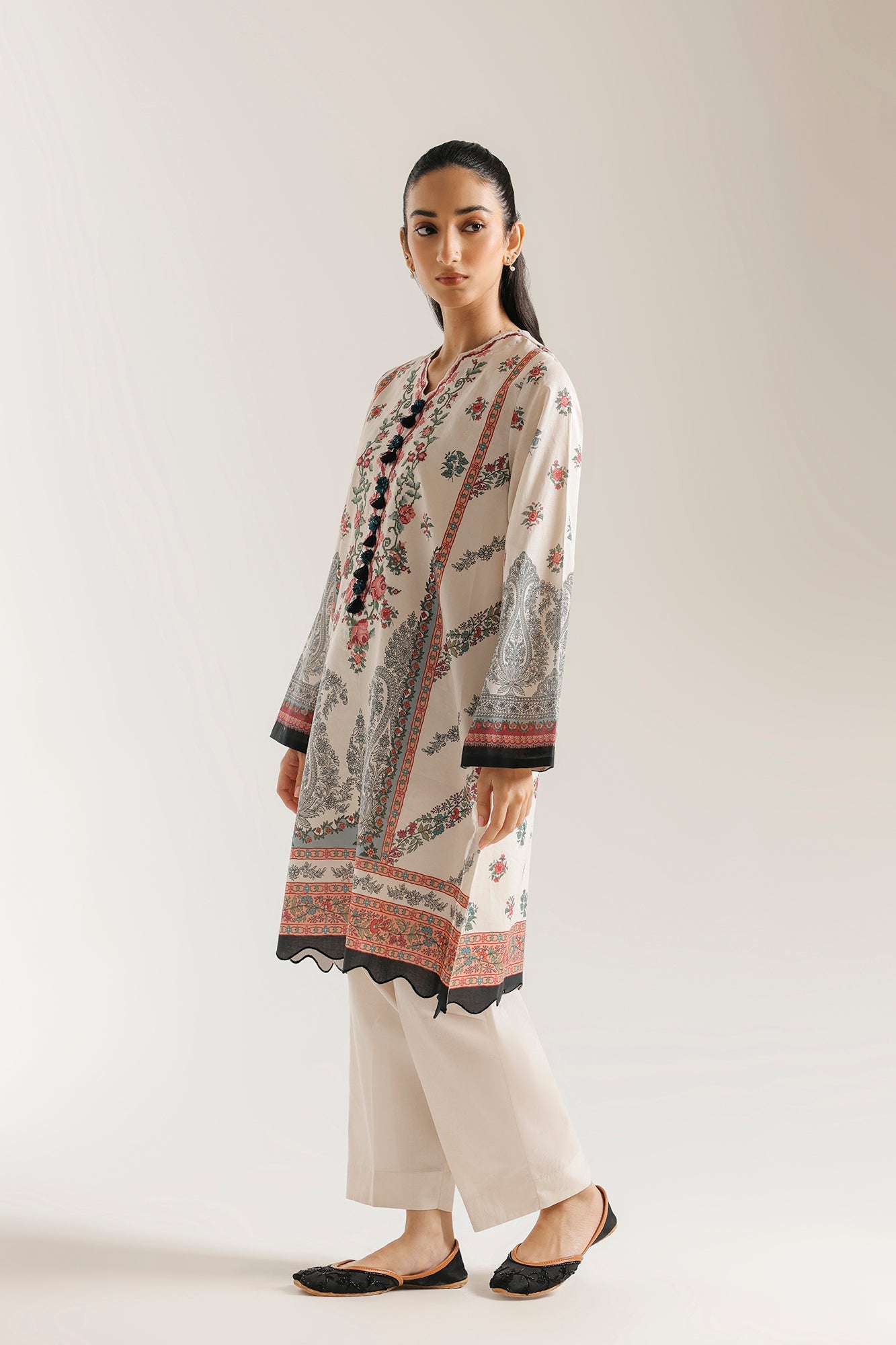 EMBROIDERED SUIT (E0854/203/004)