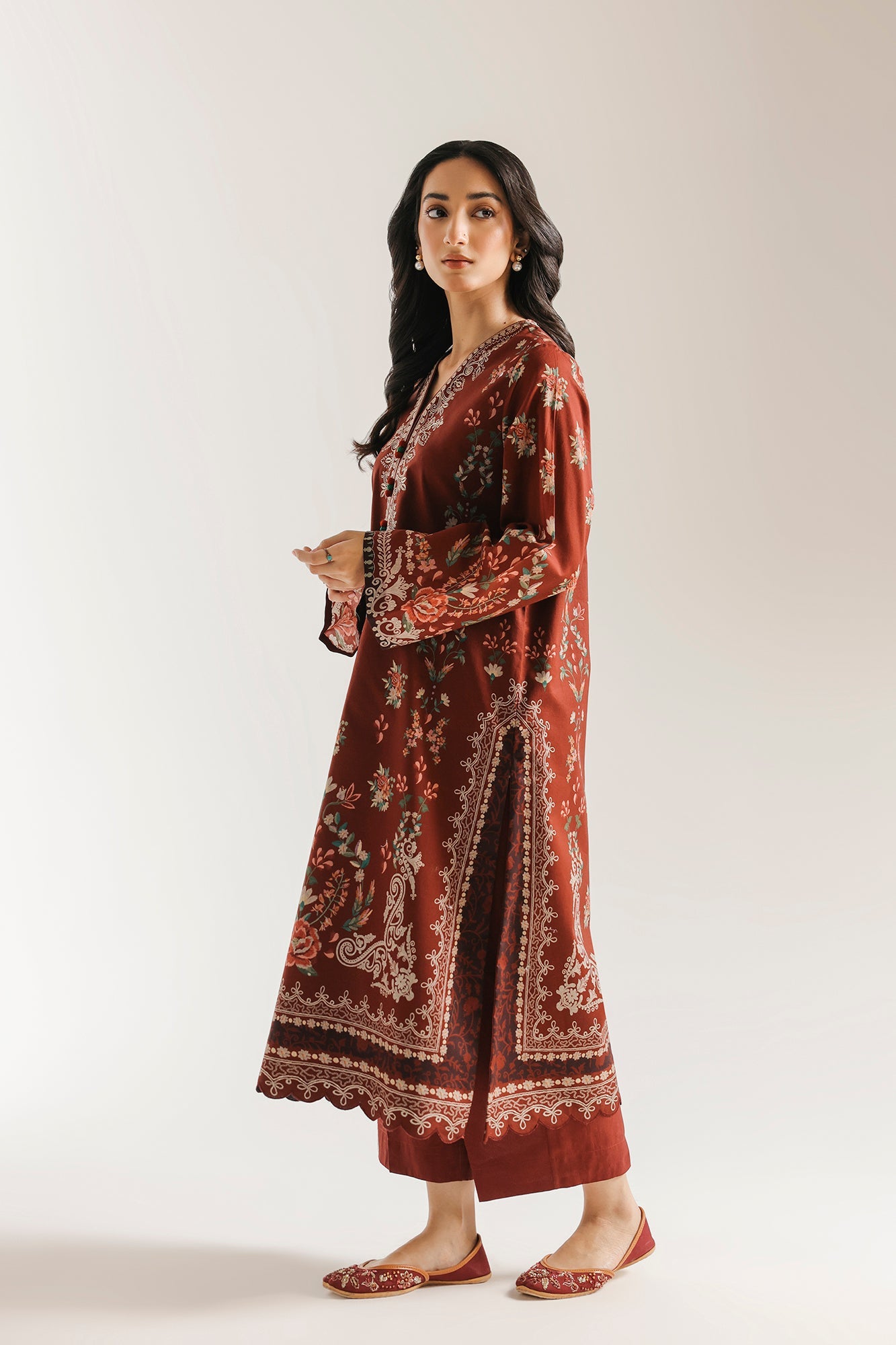 EMBROIDERED SUIT (E0856/203/304)