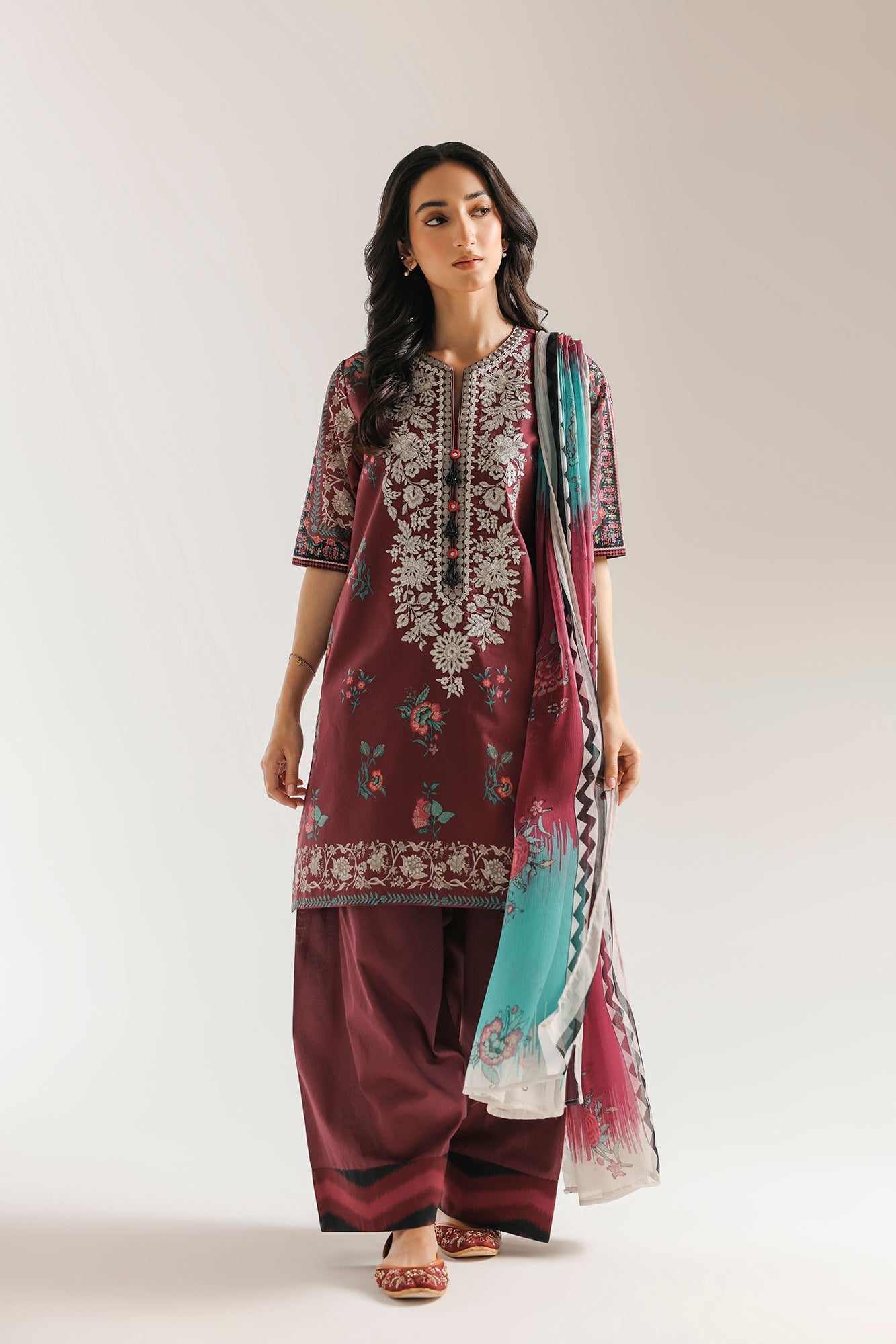 EMBROIDERED SUIT (E0858/203/523)