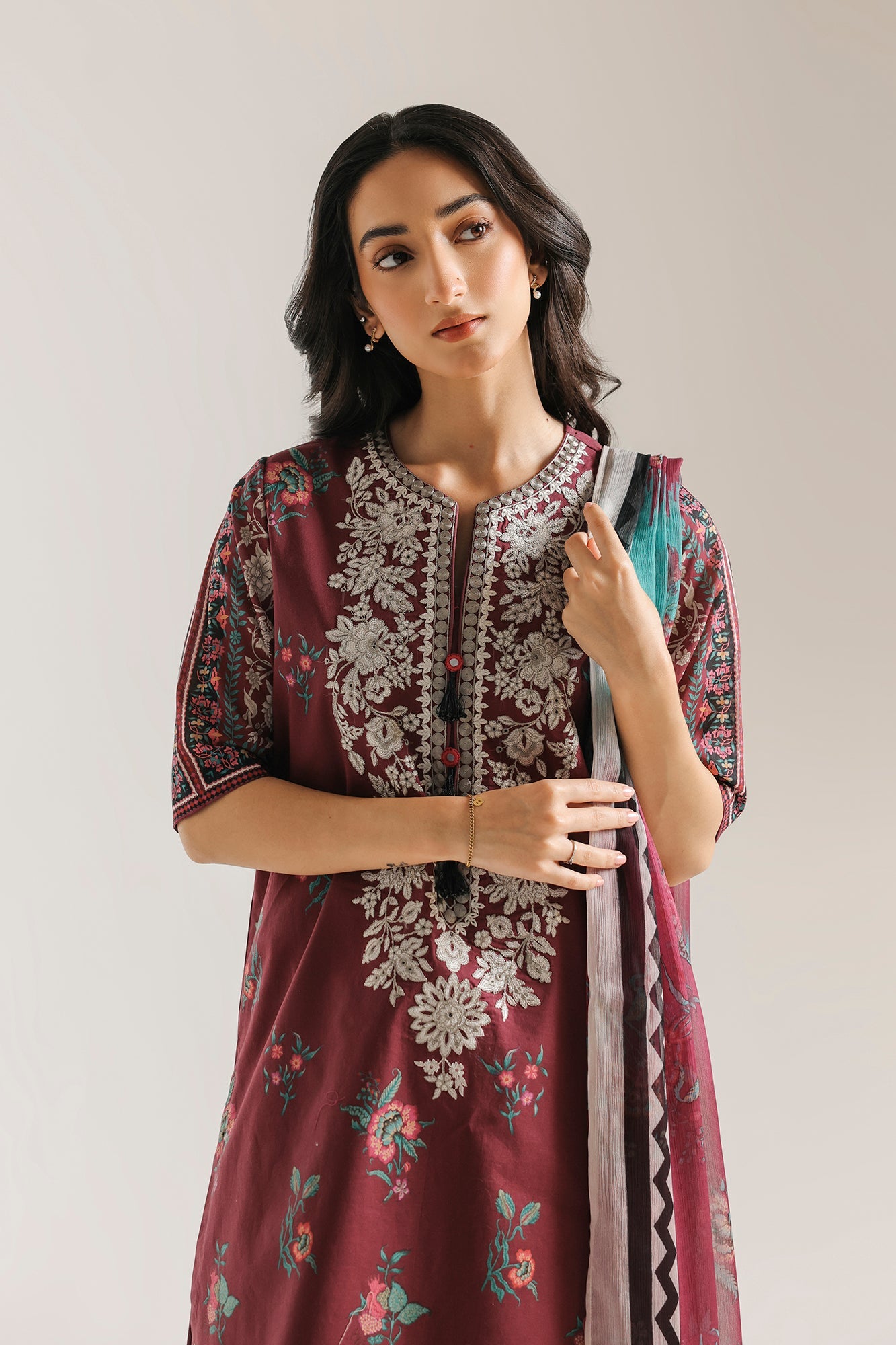 EMBROIDERED SUIT (E0858/203/523)