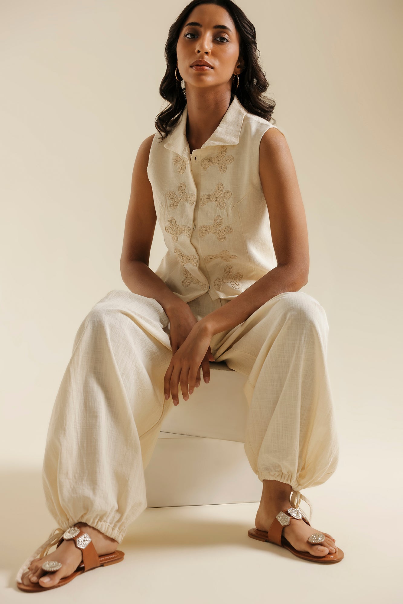 EMBROIDERED SUIT (E0863-119-005)