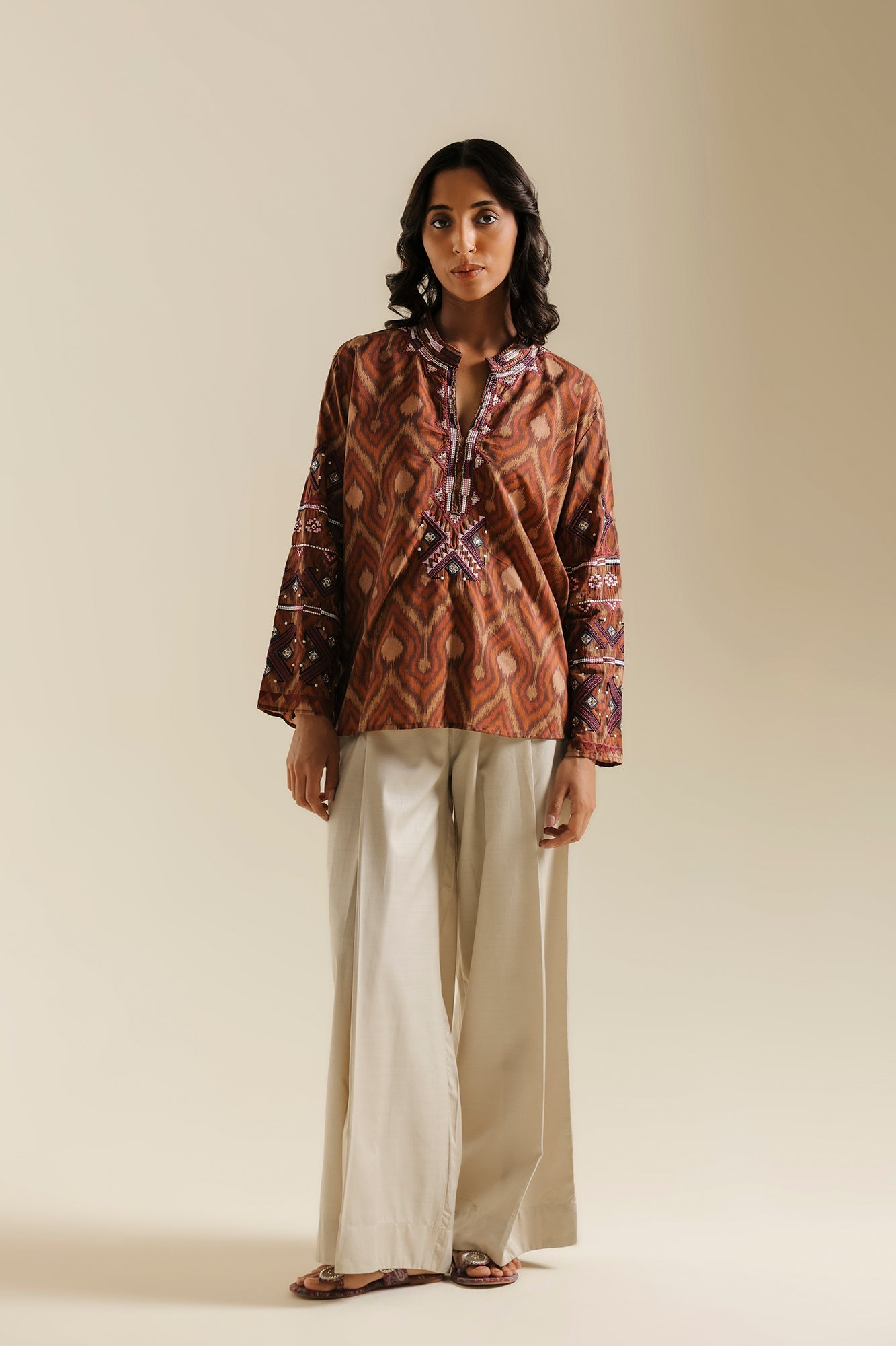 EMBROIDERED TOP (E0871/119/111)