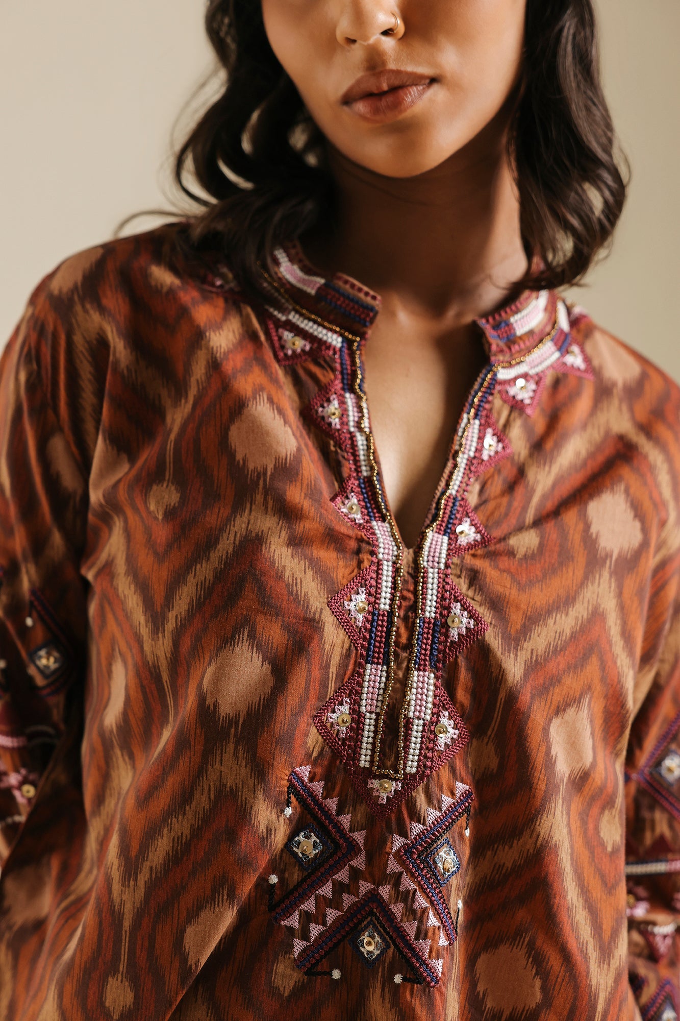 EMBROIDERED TOP (E0871/119/111)