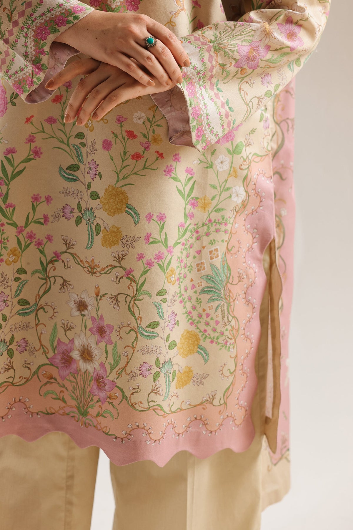 EMBROIDERED SUIT (E0875/202/112)