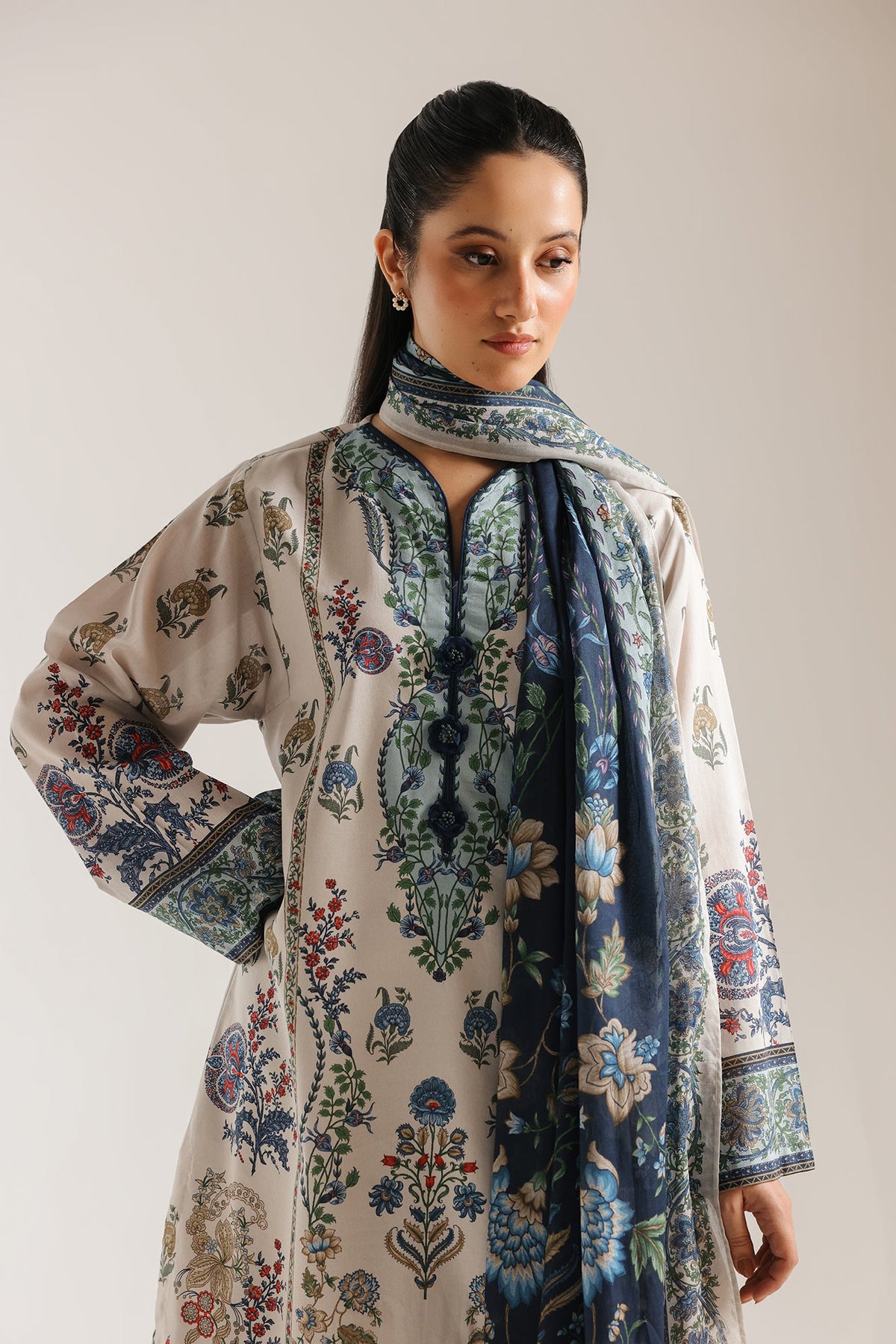 EMBROIDERED SUIT (E0877/202/006)