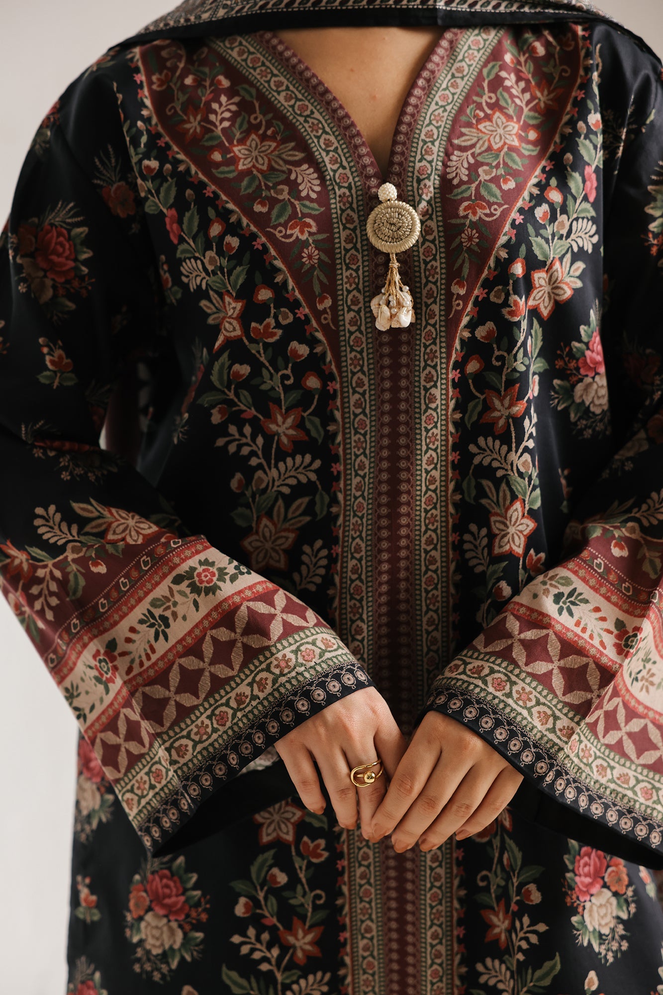 EMBROIDERED SUIT (E0883/202/902)