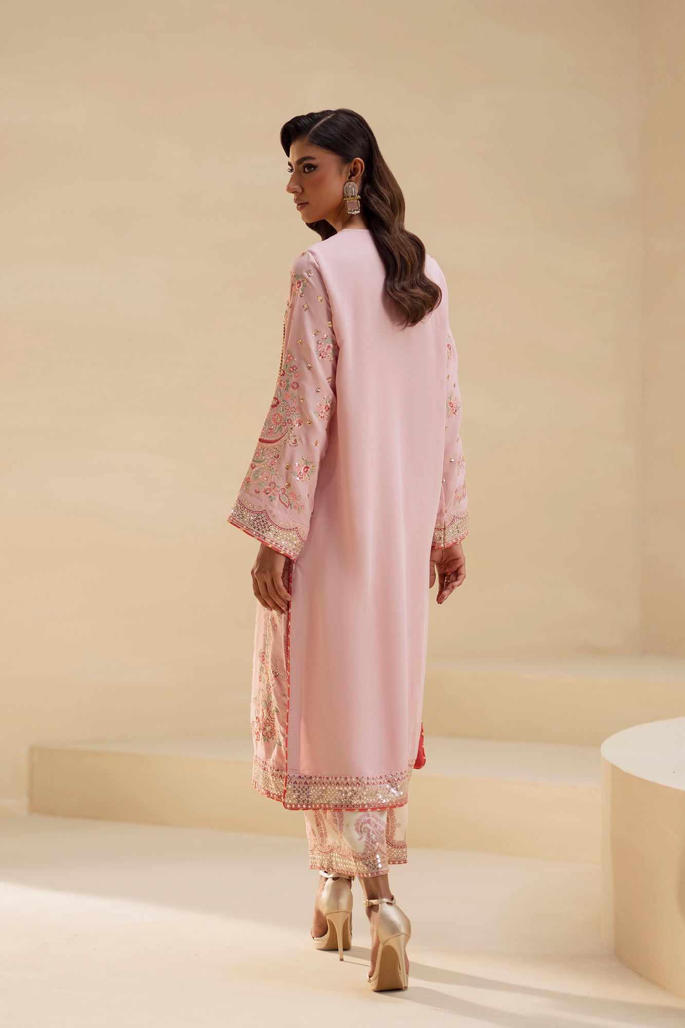 EMBROIDERED SUIT (E0909/104/427)