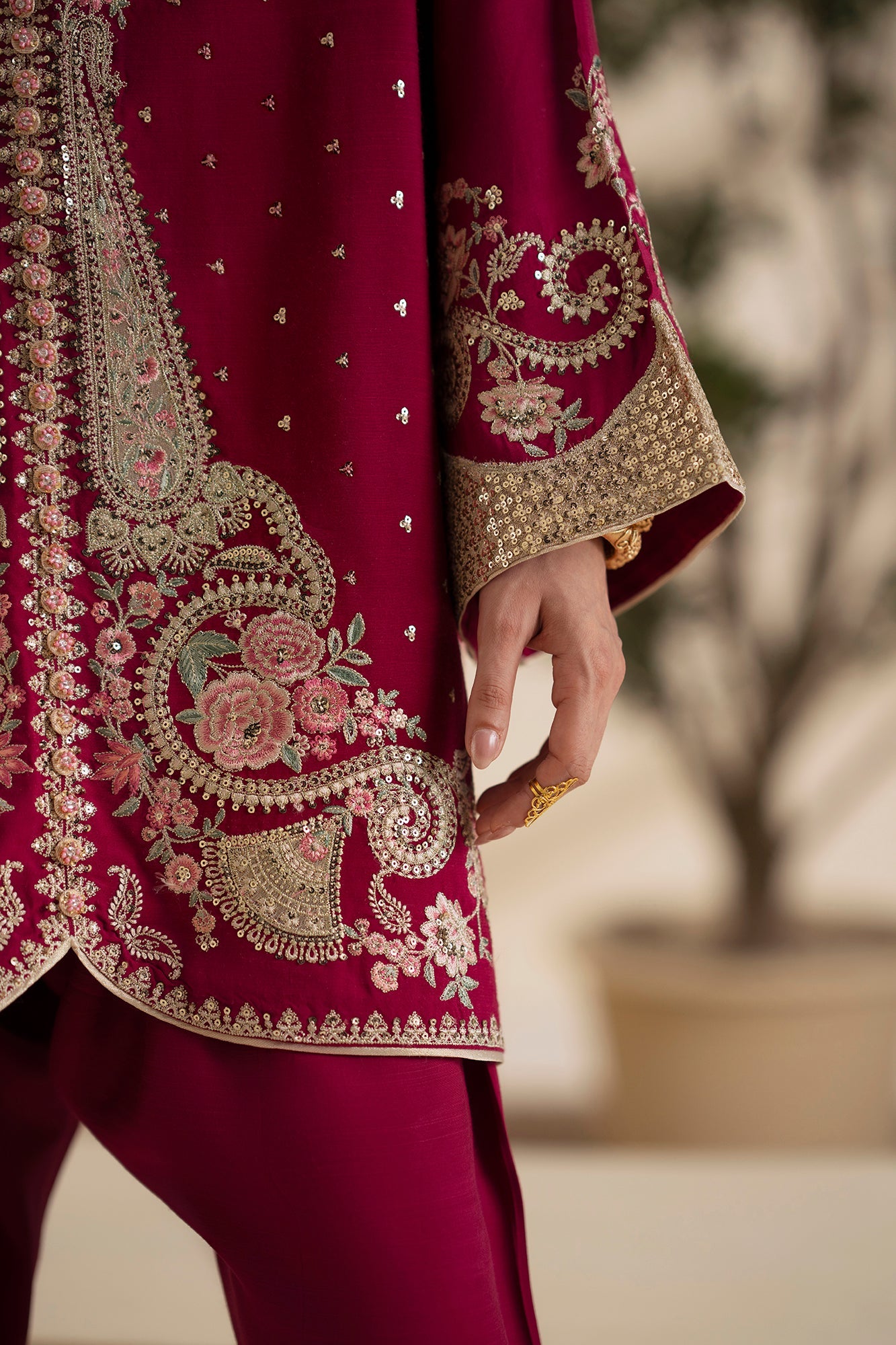 EMBROIDERED SUIT (E0928/104/406)