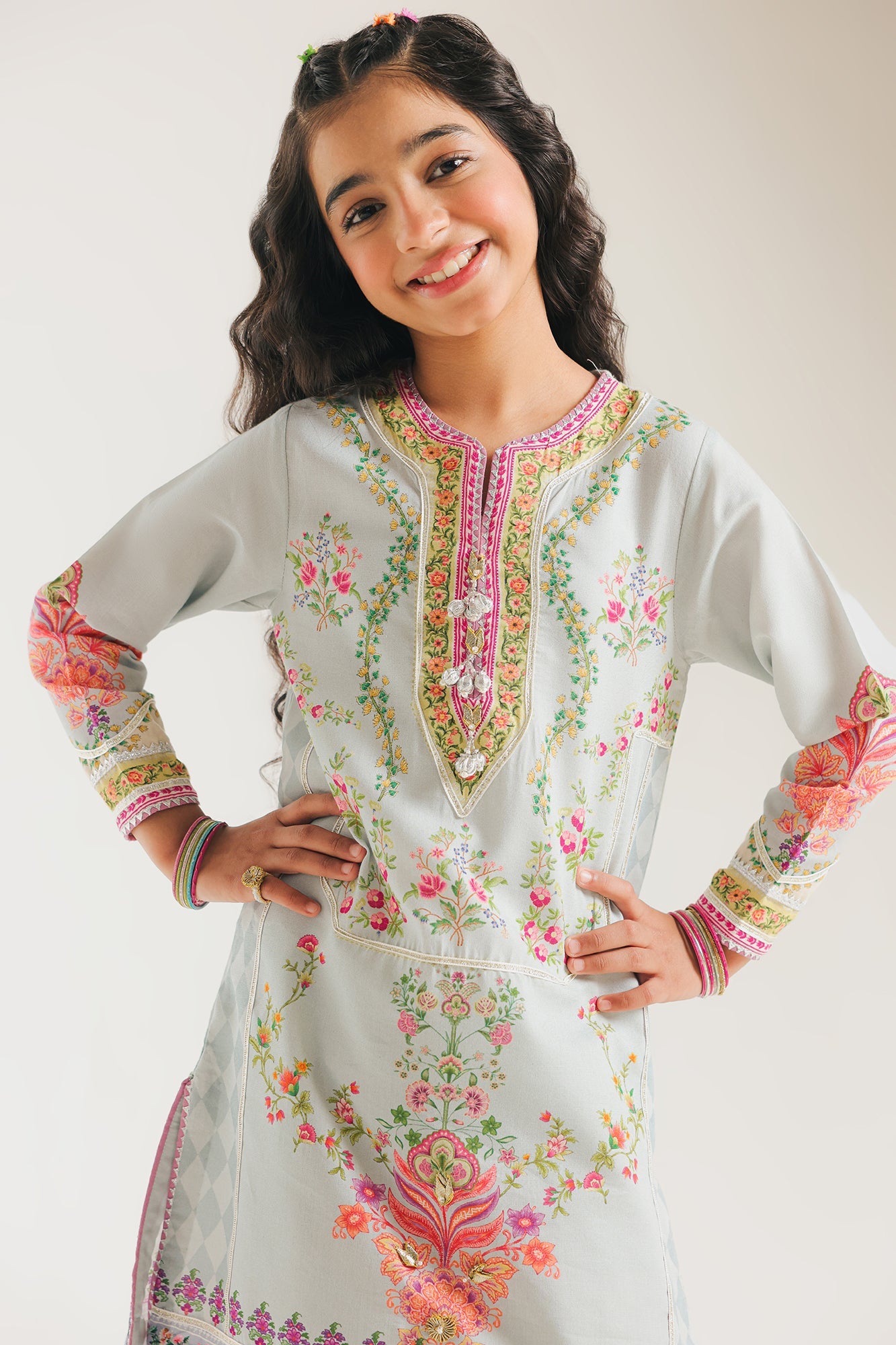 EMBROIDERED SUIT (E0933/404/914 E0933/304/914)
